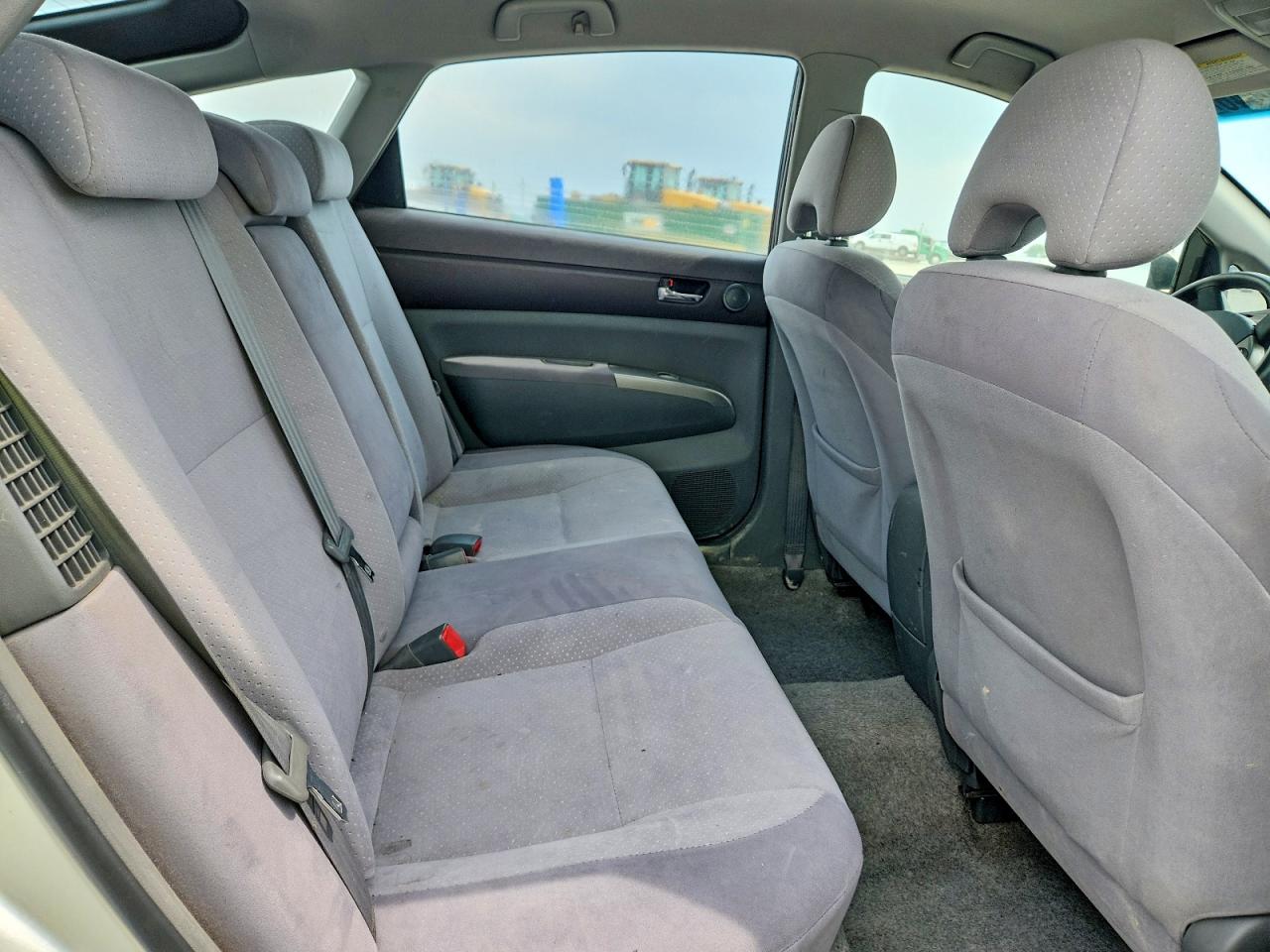 2005 Toyota Prius Base Silver vin: JTDKB20U857032940