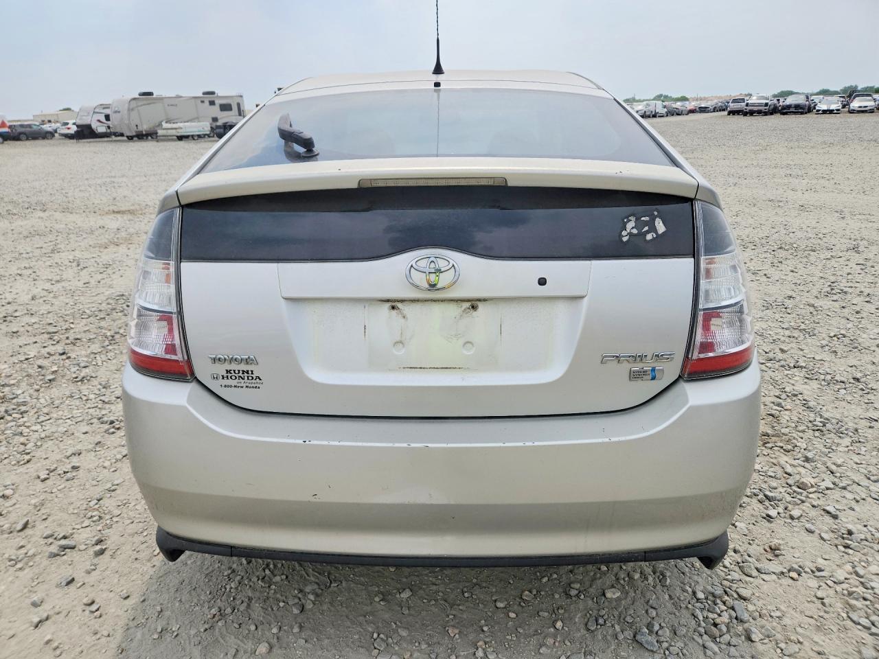 2005 Toyota Prius Base Silver vin: JTDKB20U857032940