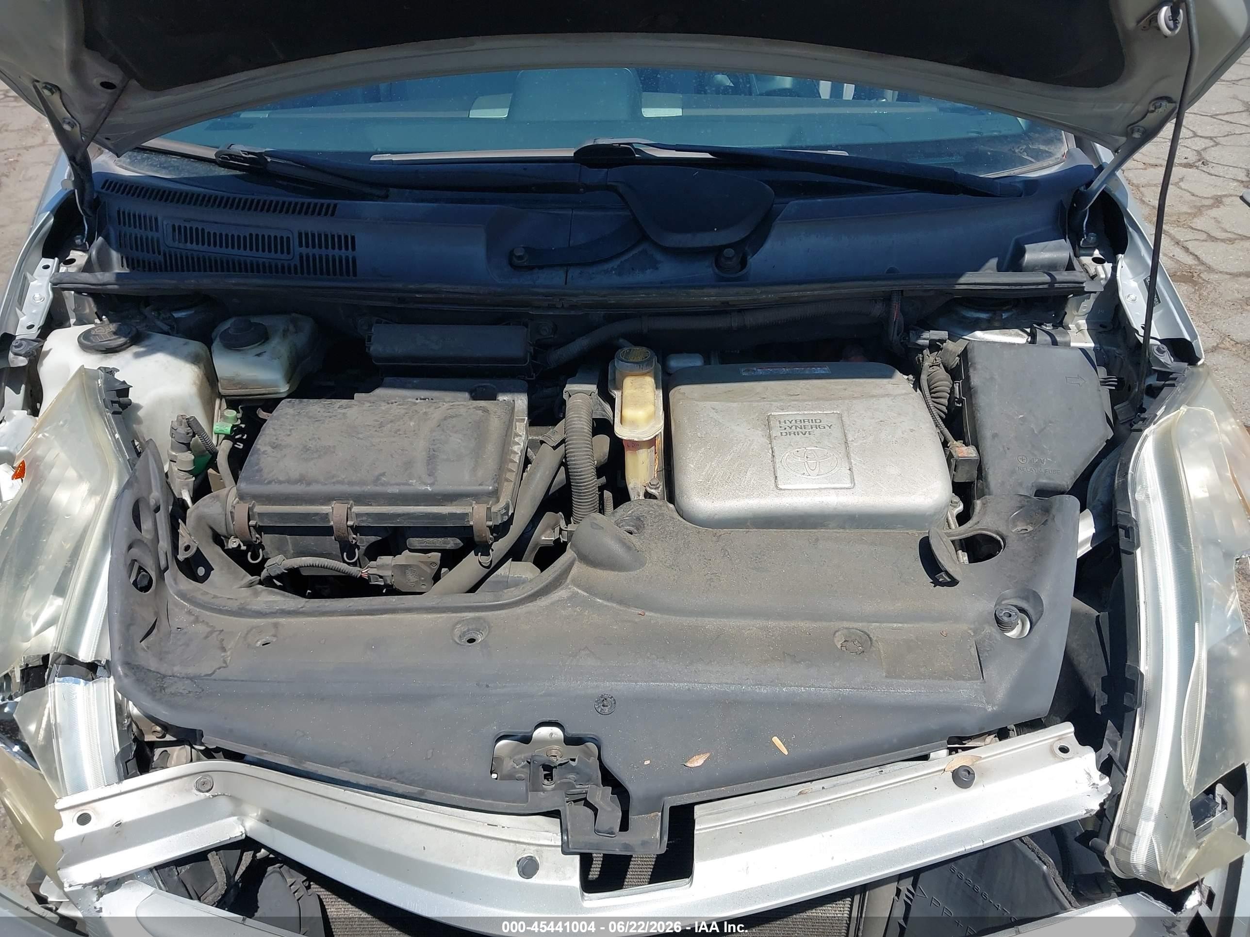 2005 Toyota Prius   Серебряный vin: JTDKB20U857040570