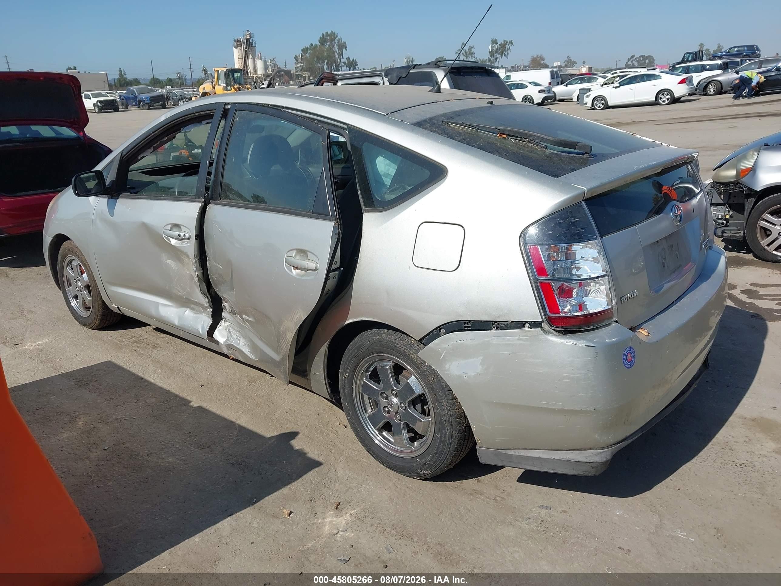 2005 Toyota Prius   Silver vin: JTDKB20U857056333