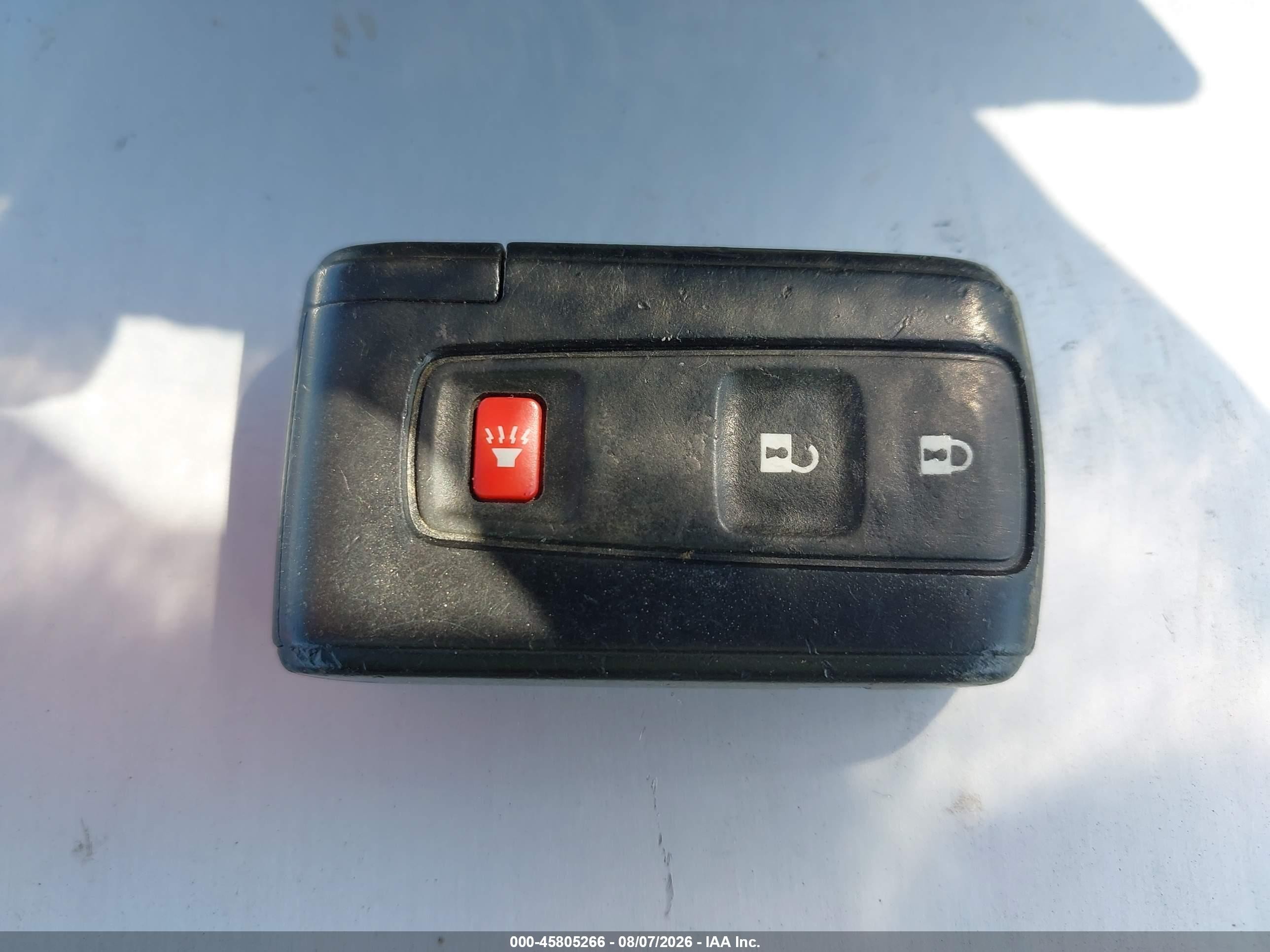 2005 Toyota Prius   Silver vin: JTDKB20U857056333