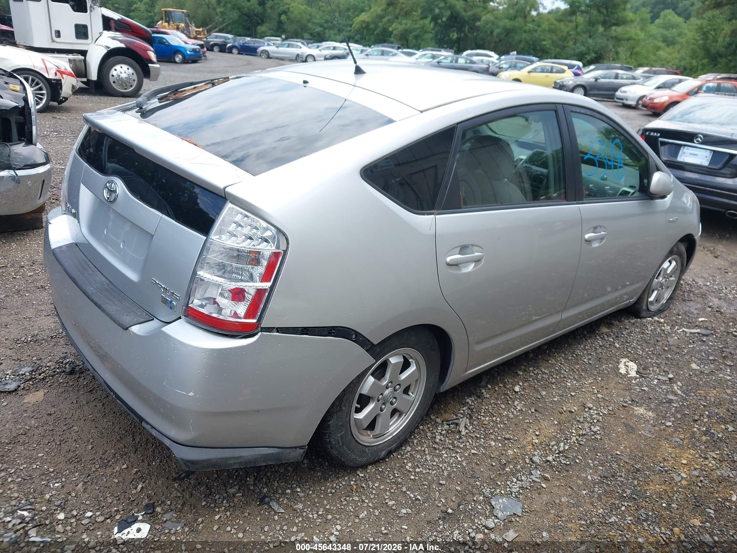 2006 Toyota Prius   Silver vin: JTDKB20U863131105