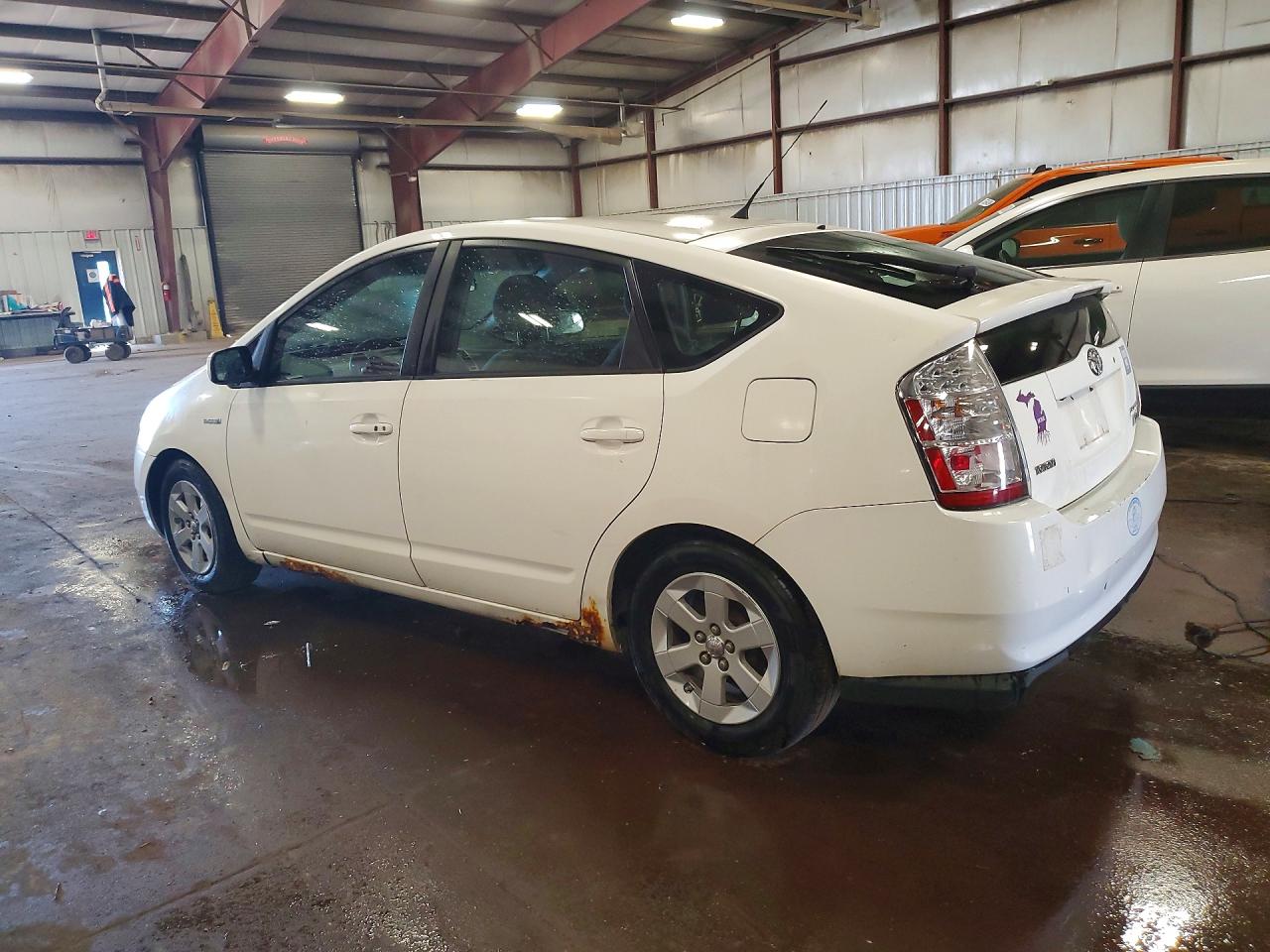 2006 Toyota Prius Base White vin: JTDKB20U863137373