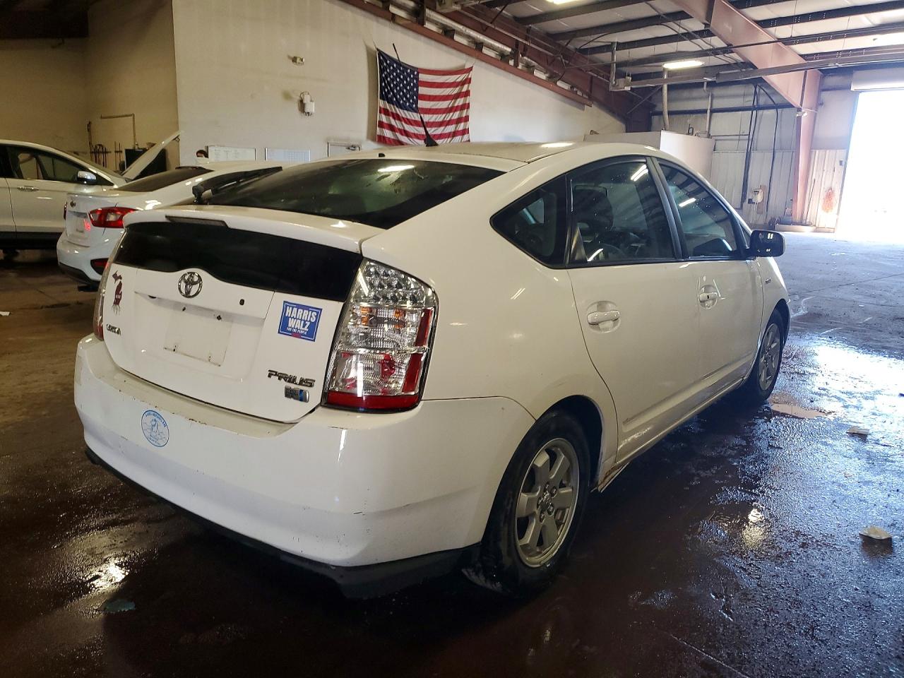 2006 Toyota Prius Base White vin: JTDKB20U863137373