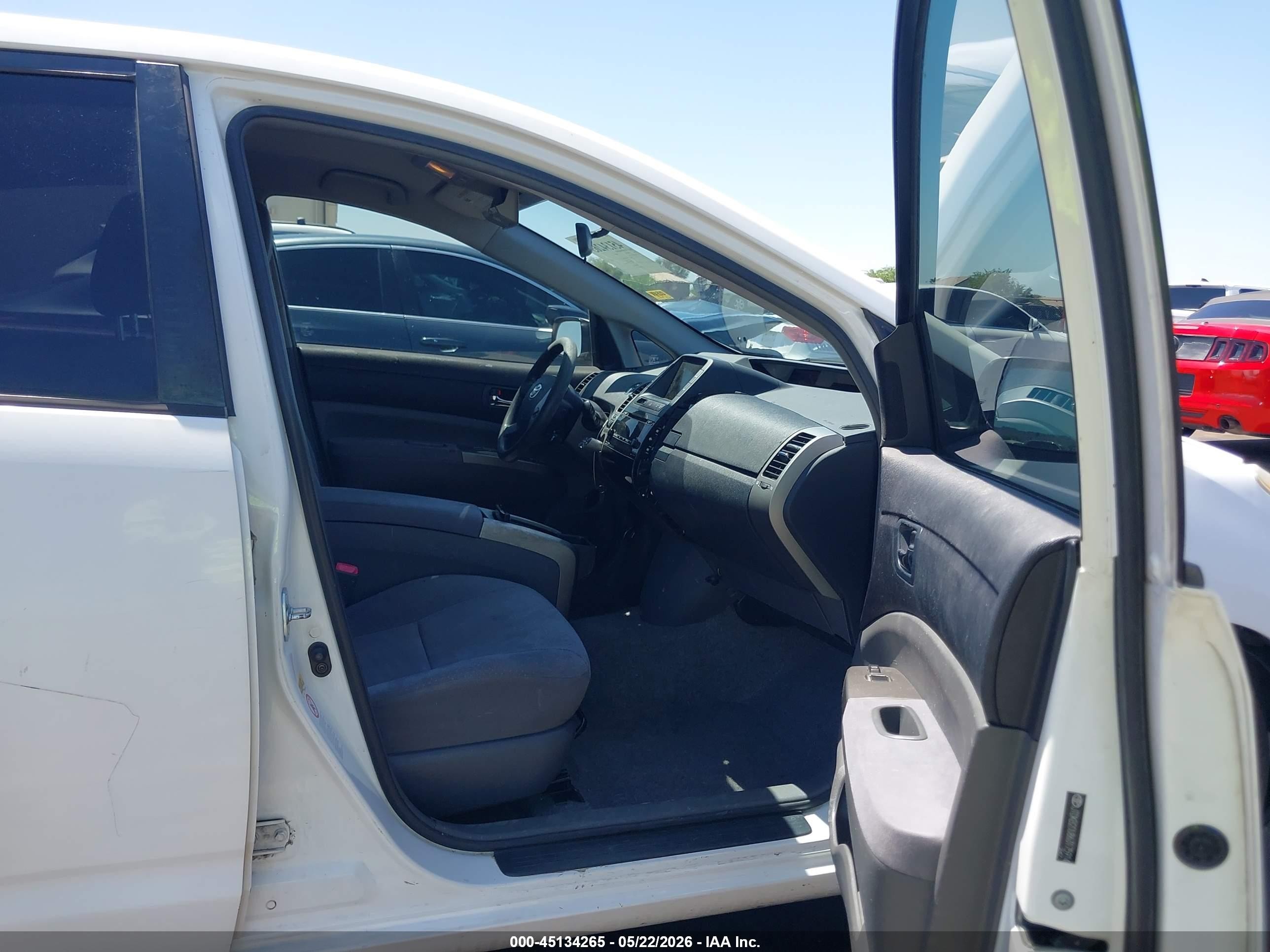 2006 Toyota Prius   White vin: JTDKB20U863175914