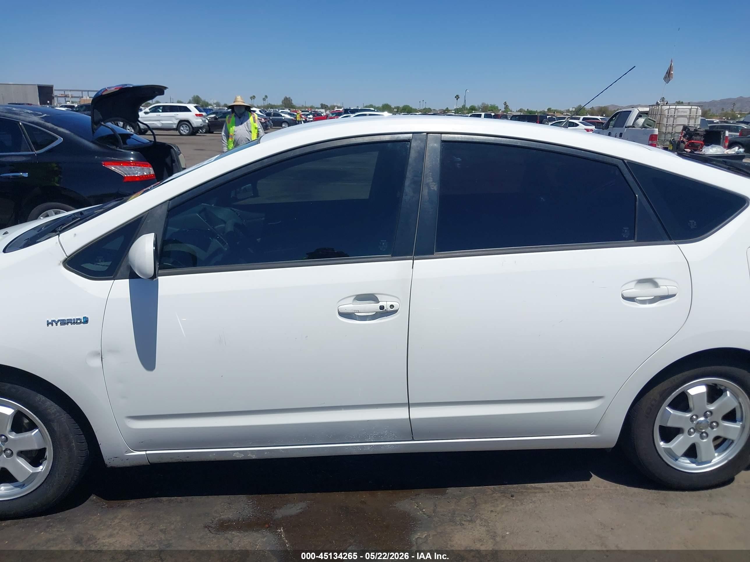 2006 Toyota Prius   White vin: JTDKB20U863175914