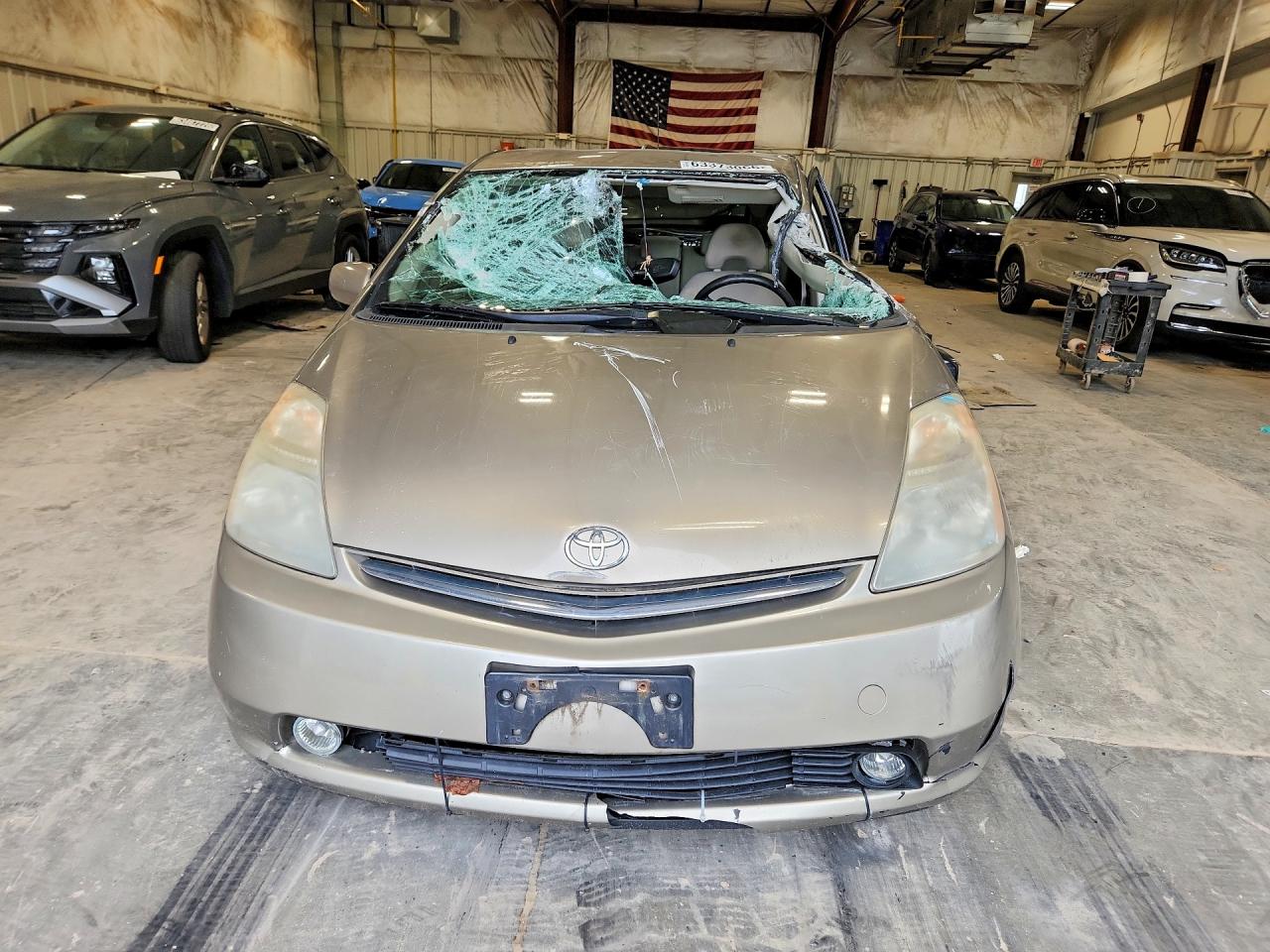 2006 Toyota Prius Base Tan vin: JTDKB20U863199193