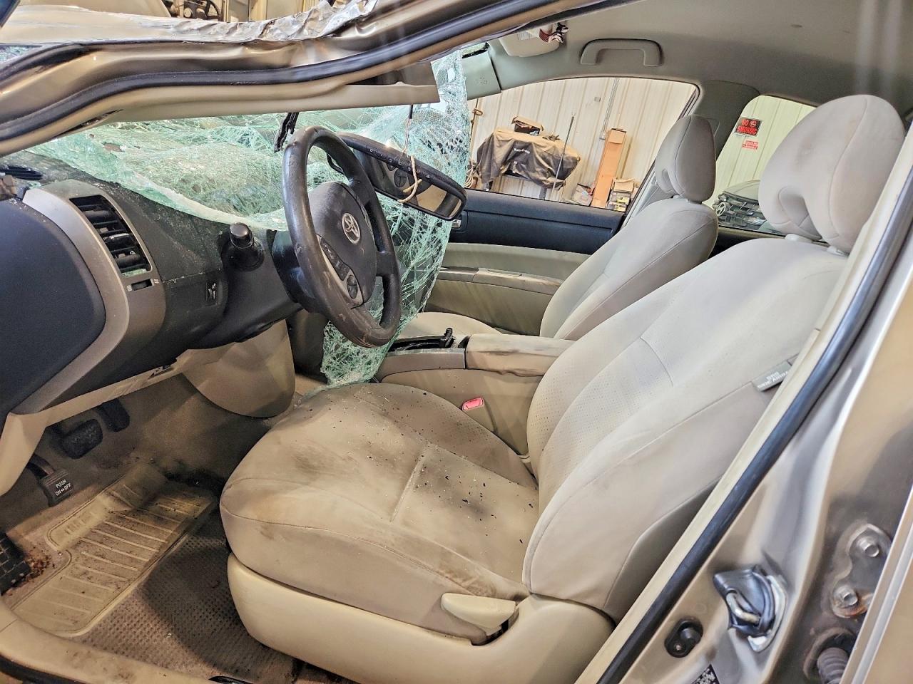 2006 Toyota Prius Base Tan vin: JTDKB20U863199193