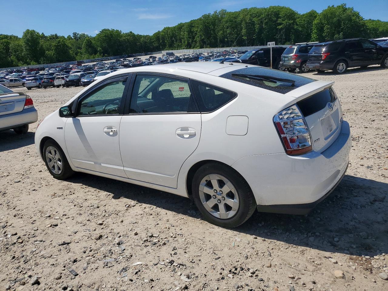 2006 Toyota Prius Base White vin: JTDKB20U863201864