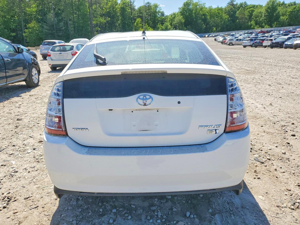 2006 Toyota Prius Base White vin: JTDKB20U863201864