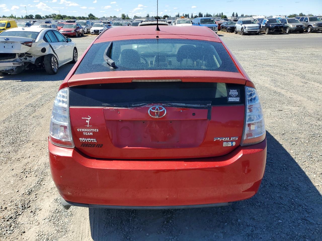 2006 Toyota Prius Base Red vin: JTDKB20U867517631
