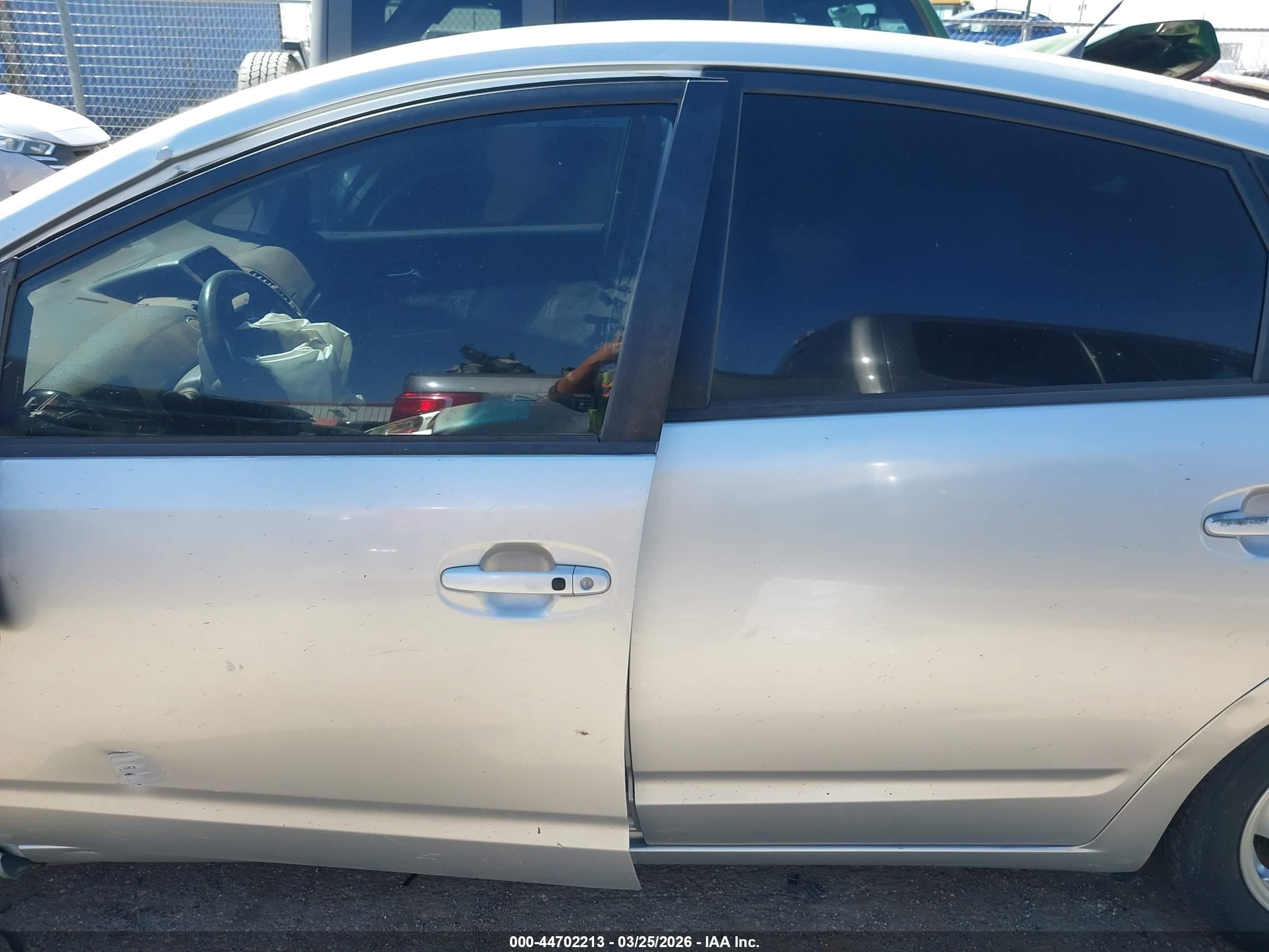 2006 Toyota Prius   Silver vin: JTDKB20U867533649