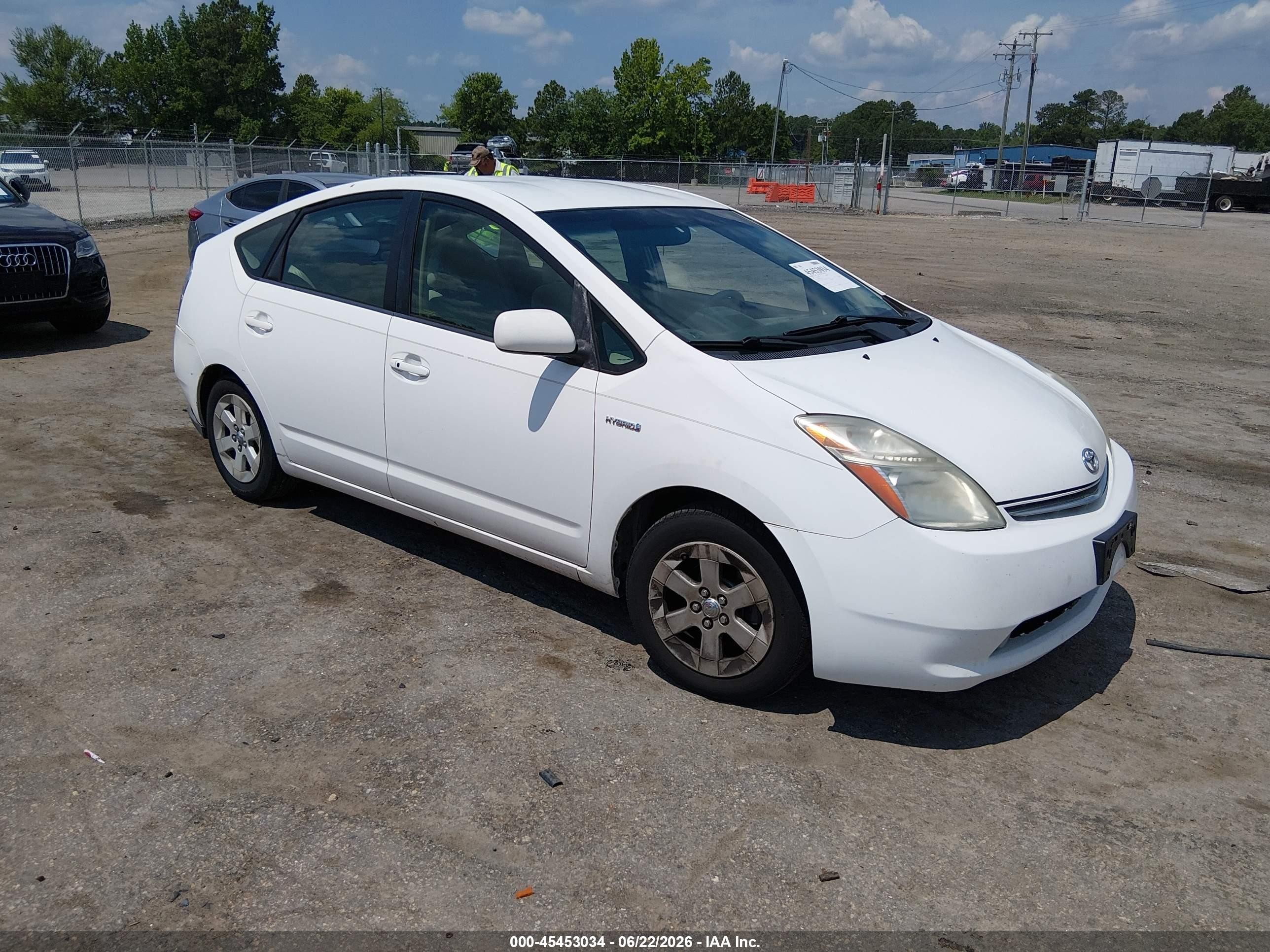 2007 Toyota Prius   White vin: JTDKB20U873232159
