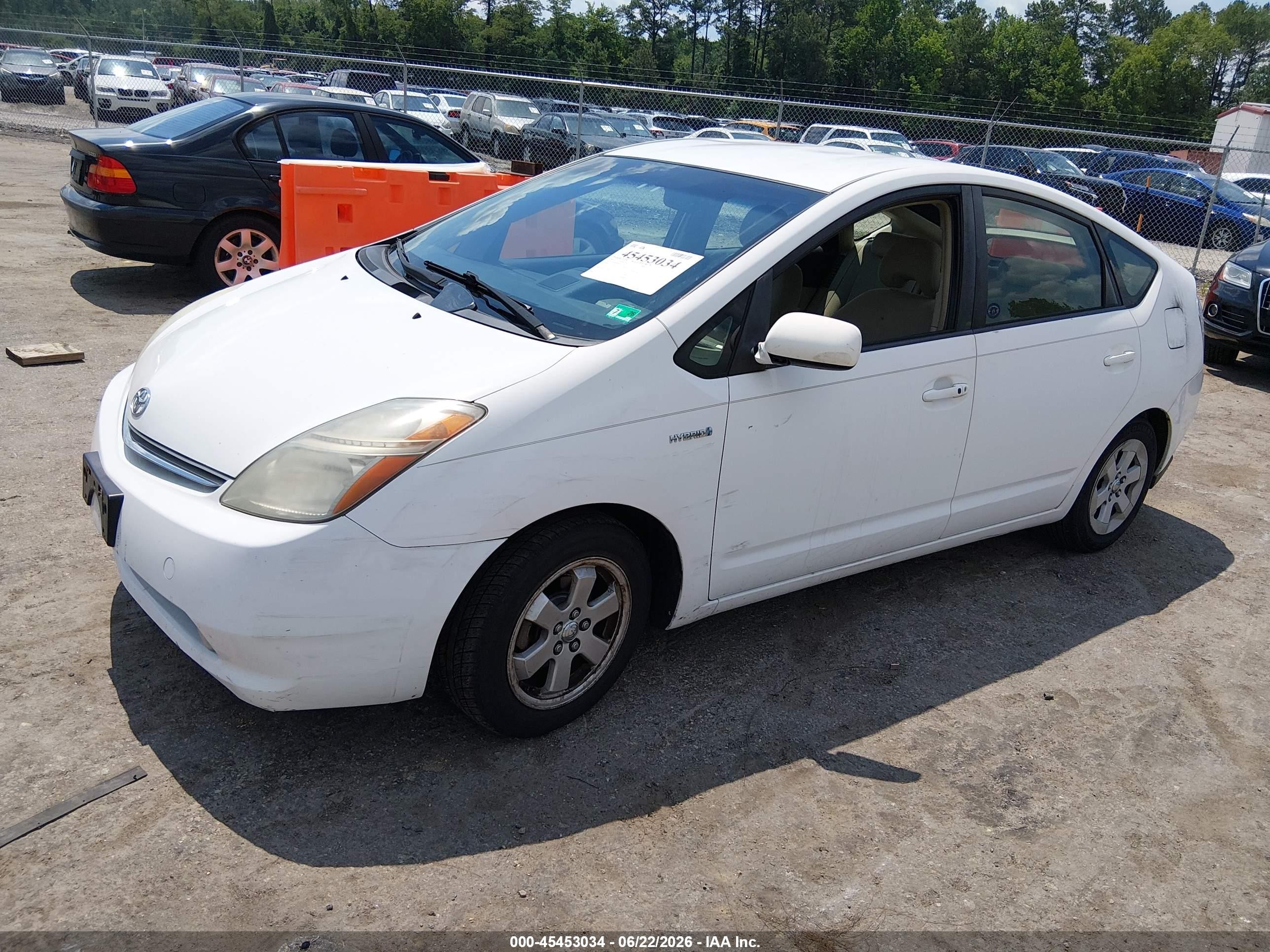2007 Toyota Prius   White vin: JTDKB20U873232159