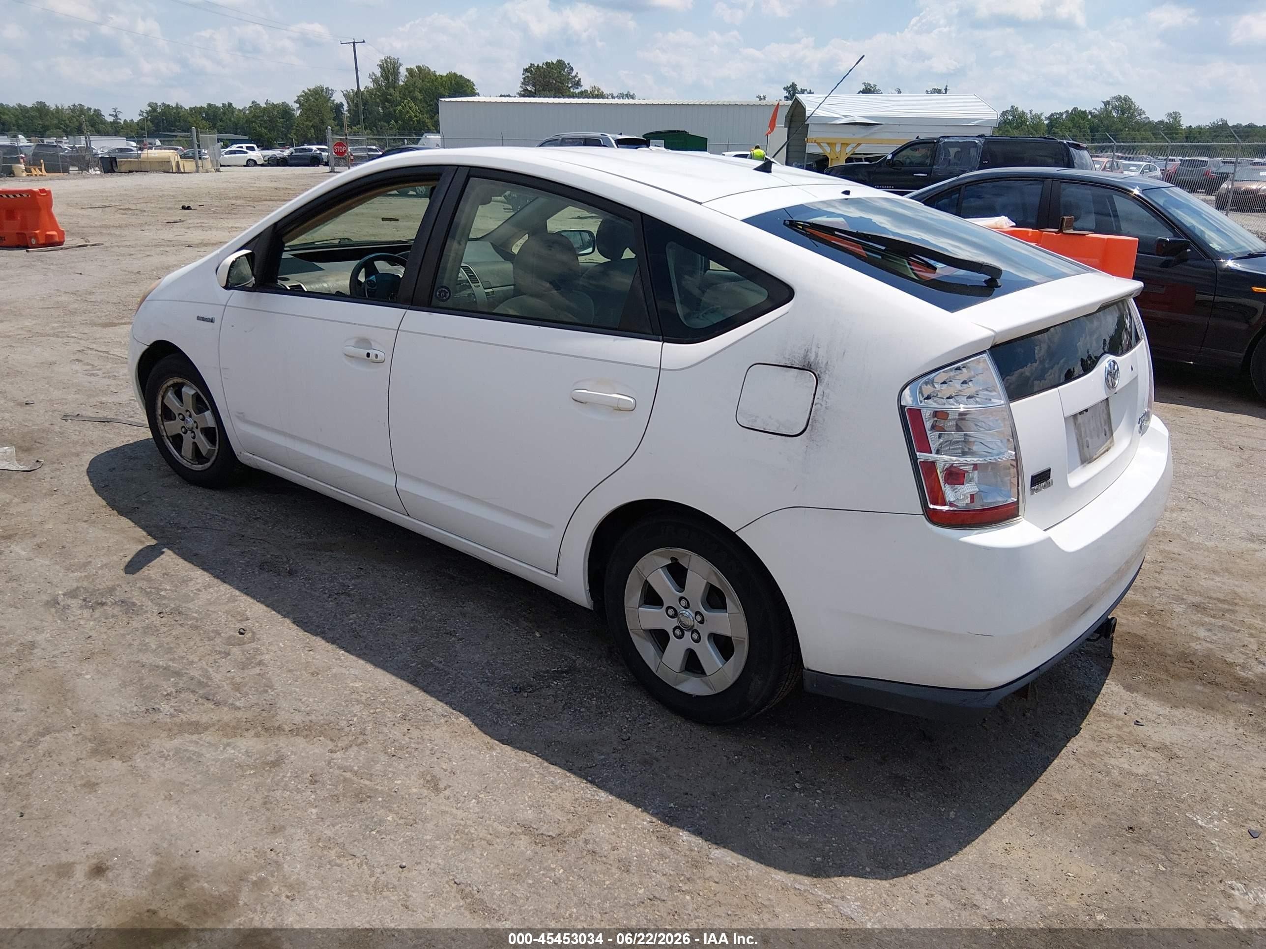 2007 Toyota Prius   White vin: JTDKB20U873232159