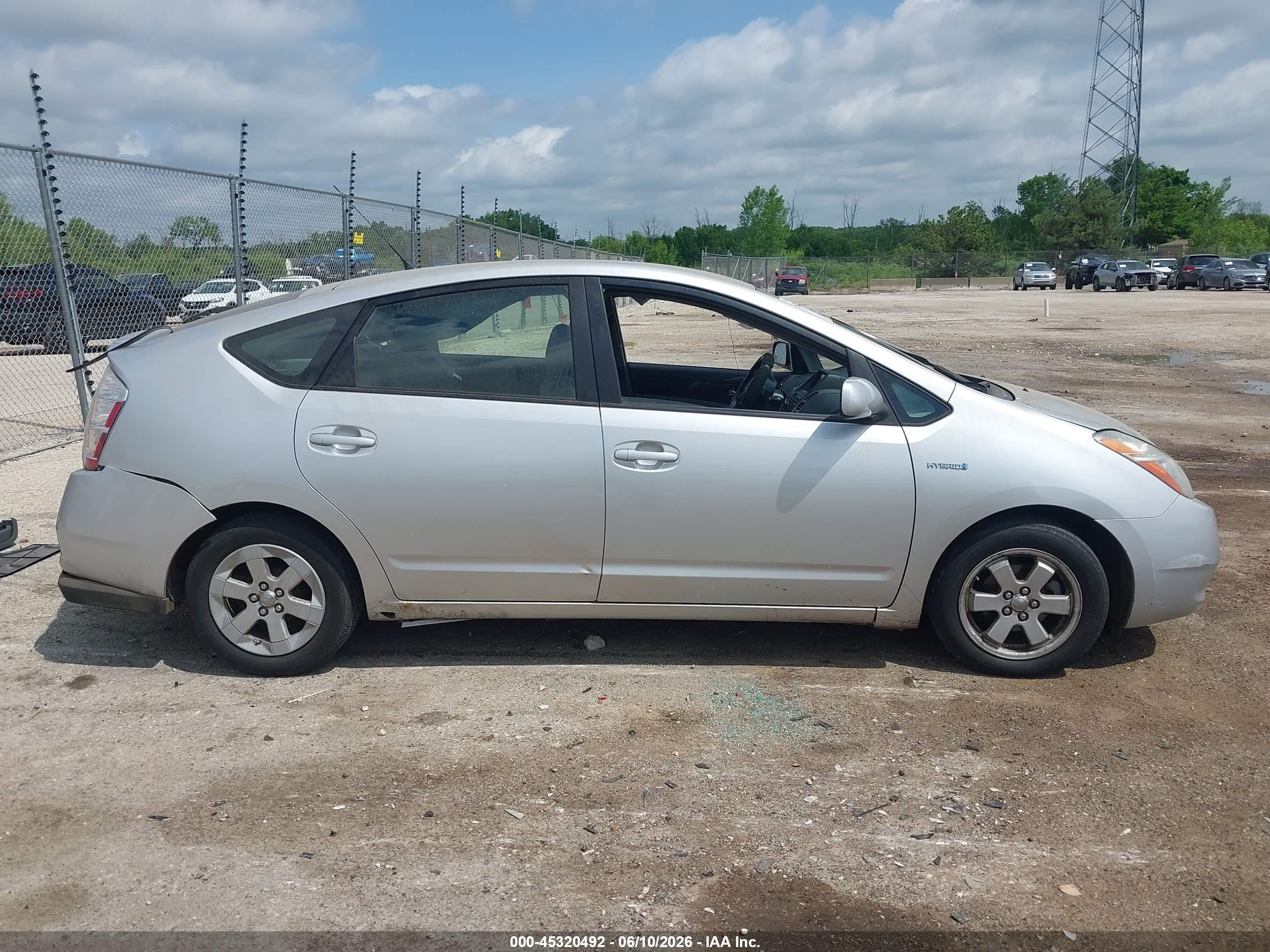 2007 Toyota Prius   Silver vin: JTDKB20U873235319