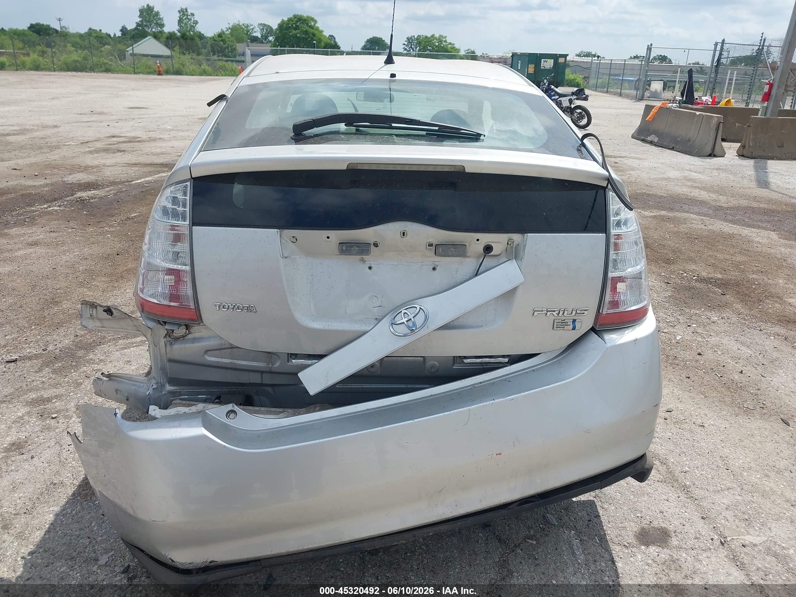 2007 Toyota Prius   Silver vin: JTDKB20U873235319