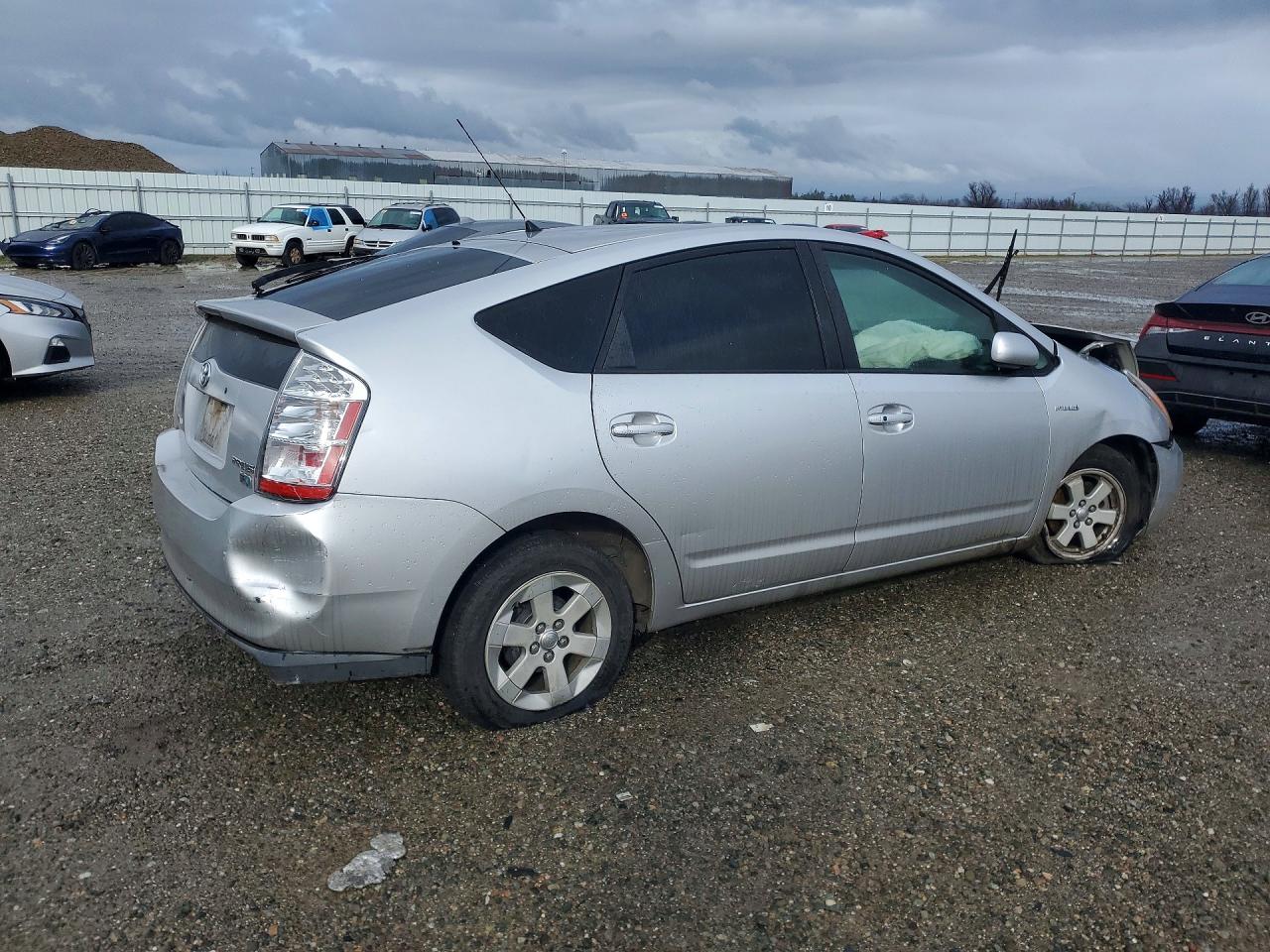 2007 Toyota Prius Base Silver vin: JTDKB20U873248782