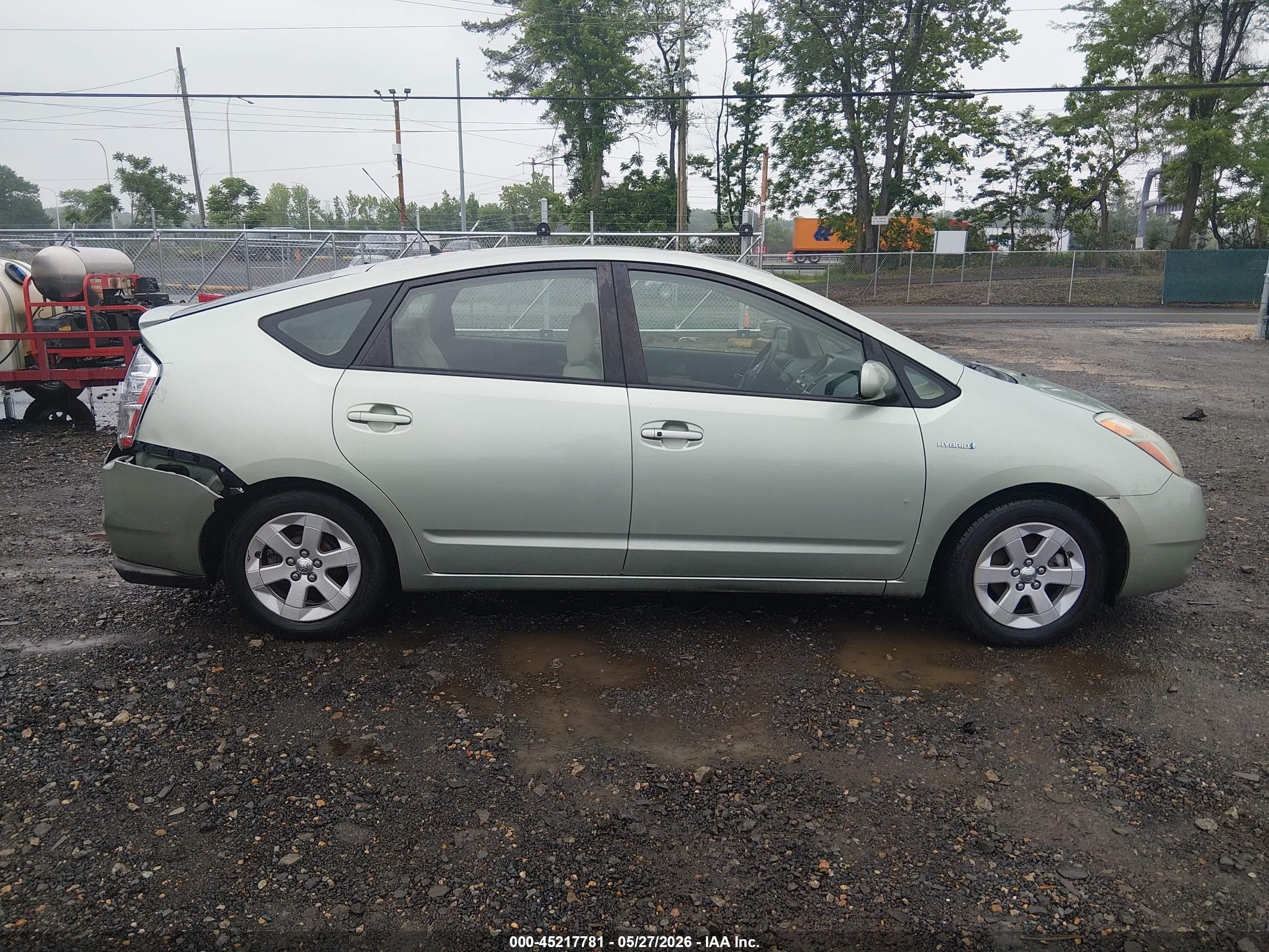 2007 Toyota Prius   Серебряный vin: JTDKB20U873281135