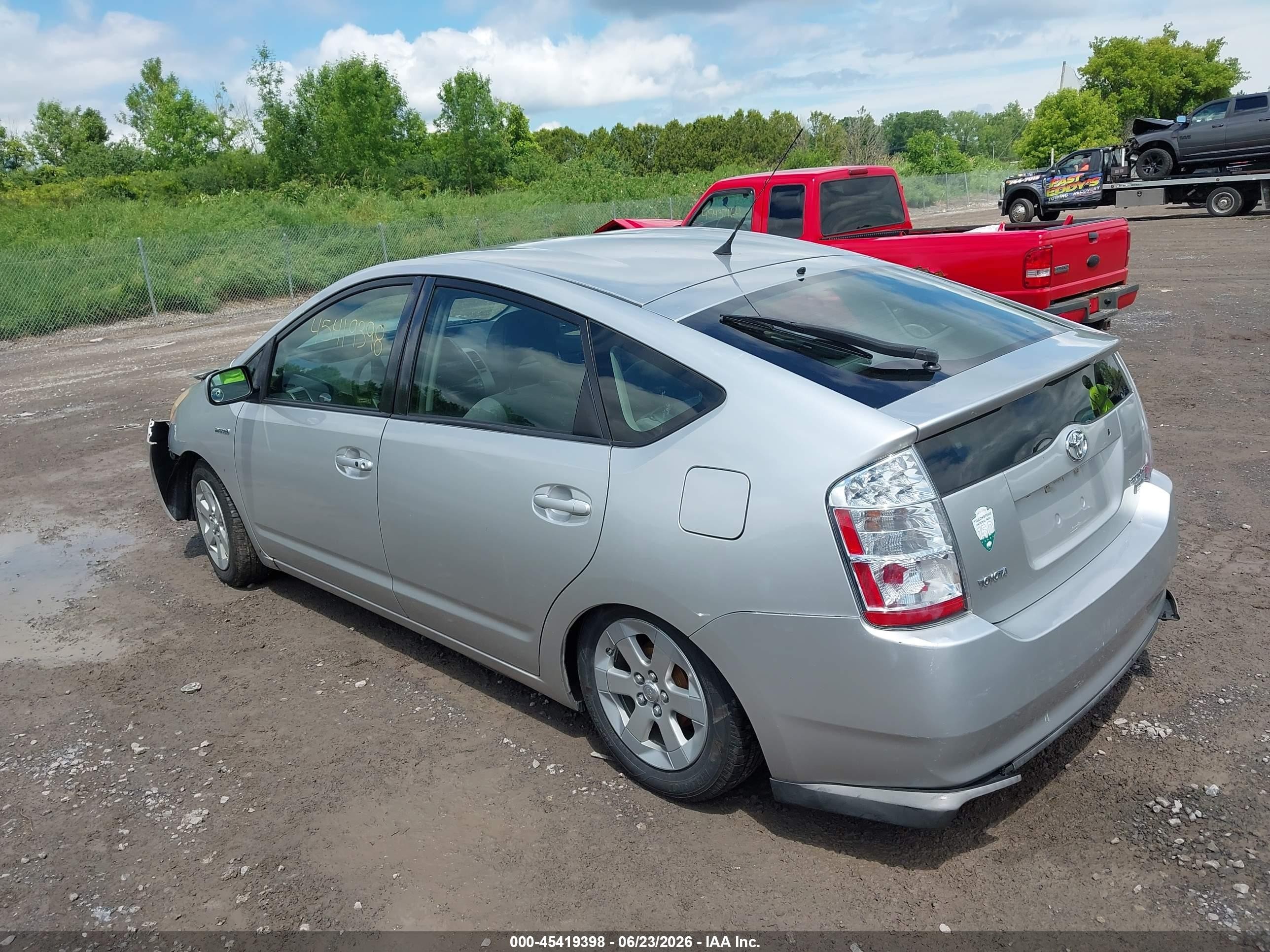 2007 Toyota Prius   Silver vin: JTDKB20U873294208