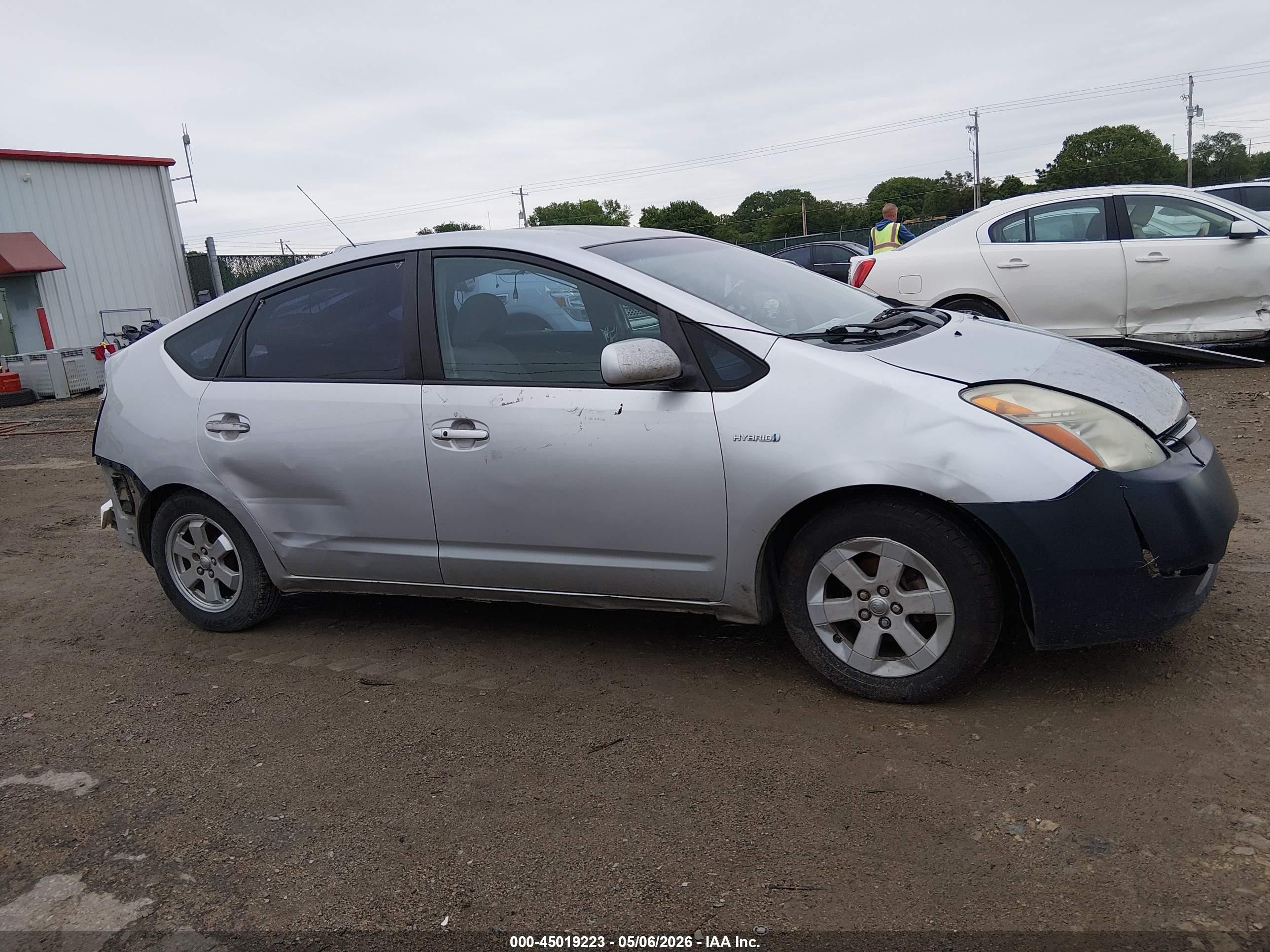 2007 Toyota Prius   Серый vin: JTDKB20U877566832