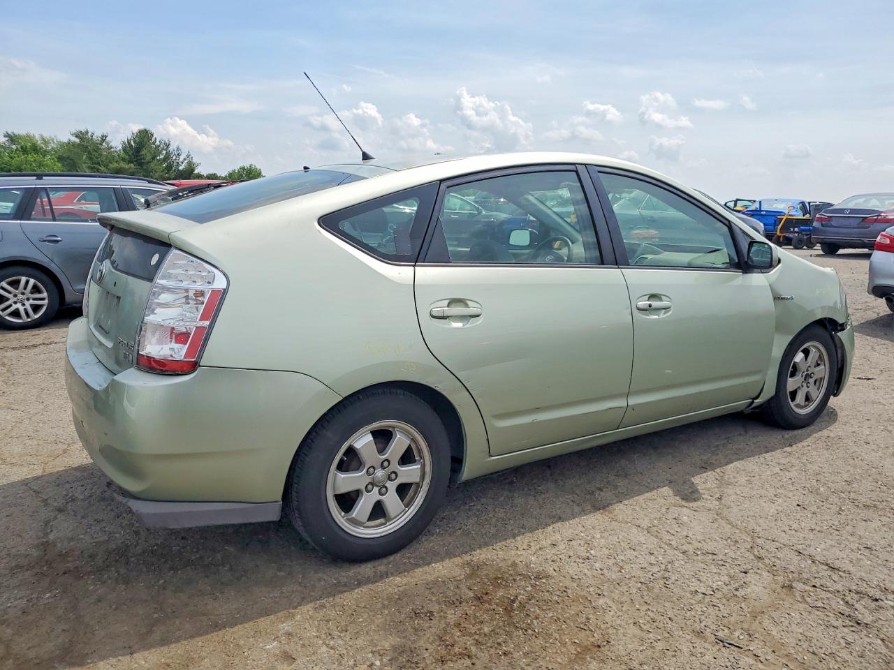 2007 Toyota Prius Base Green vin: JTDKB20U877580990