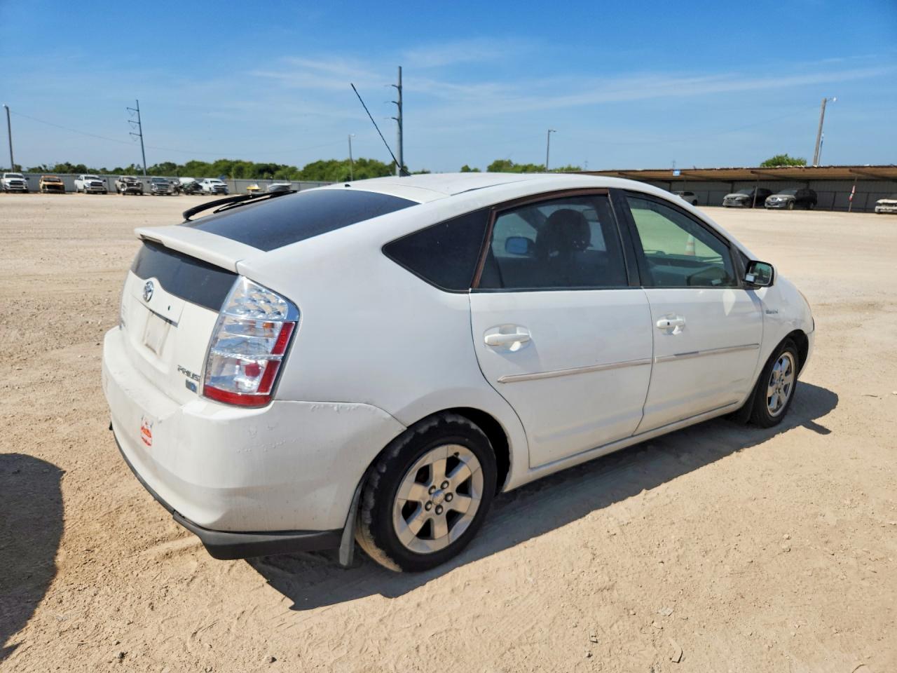 2007 Toyota Prius Base White vin: JTDKB20U877611056