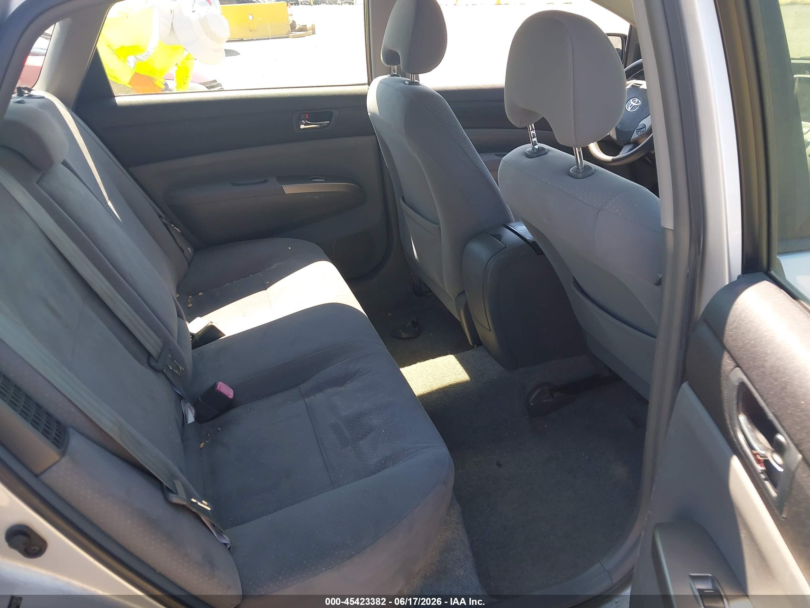 2007 Toyota Prius   Silver vin: JTDKB20U877621814