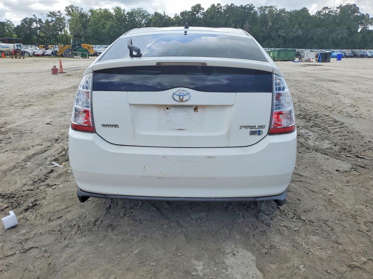 2007 Toyota Prius Base White vin: JTDKB20U877636426