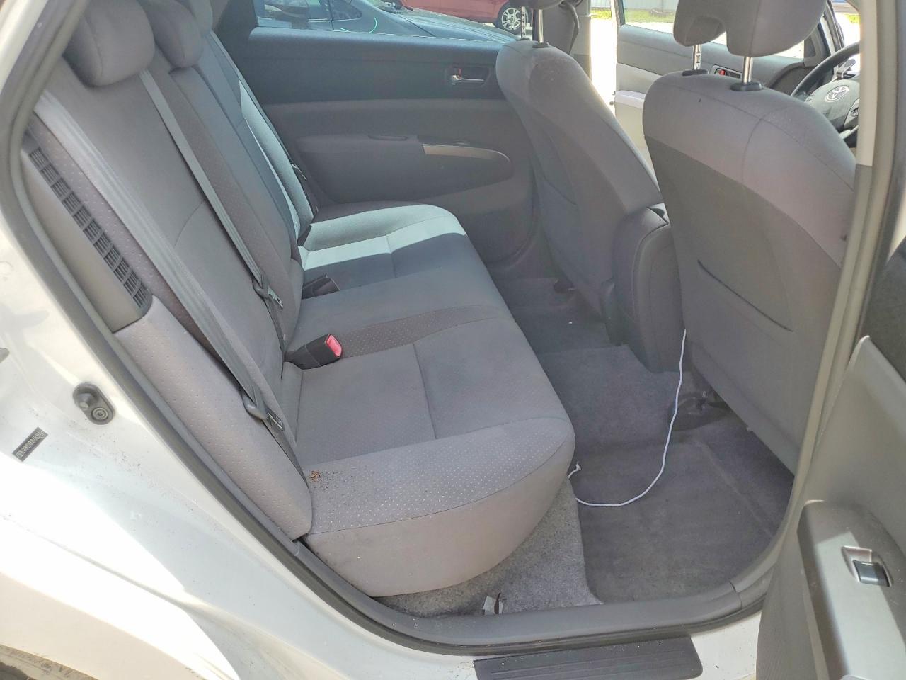 2007 Toyota Prius Base White vin: JTDKB20U877636426