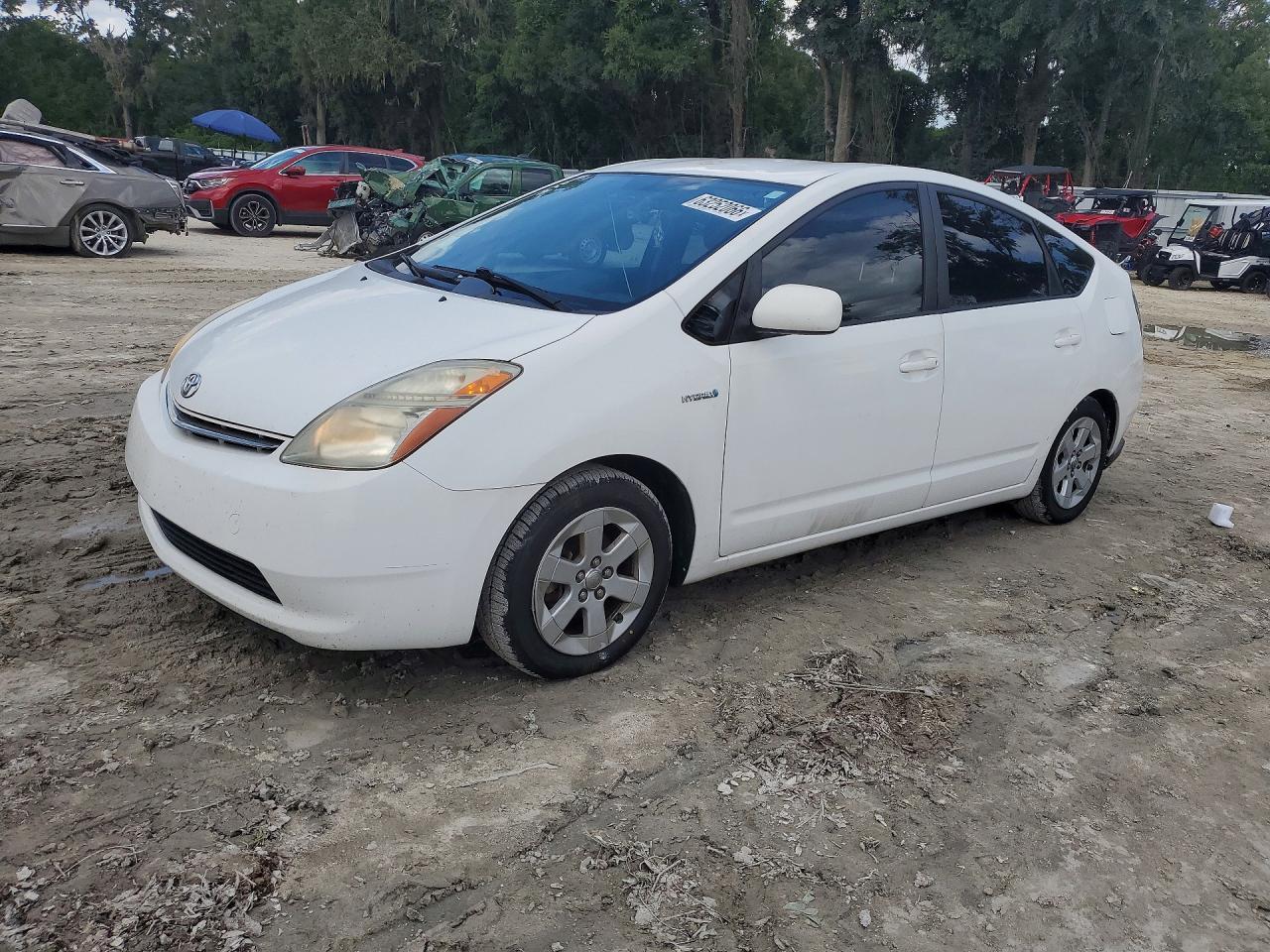 2007 Toyota Prius Base White vin: JTDKB20U877636426