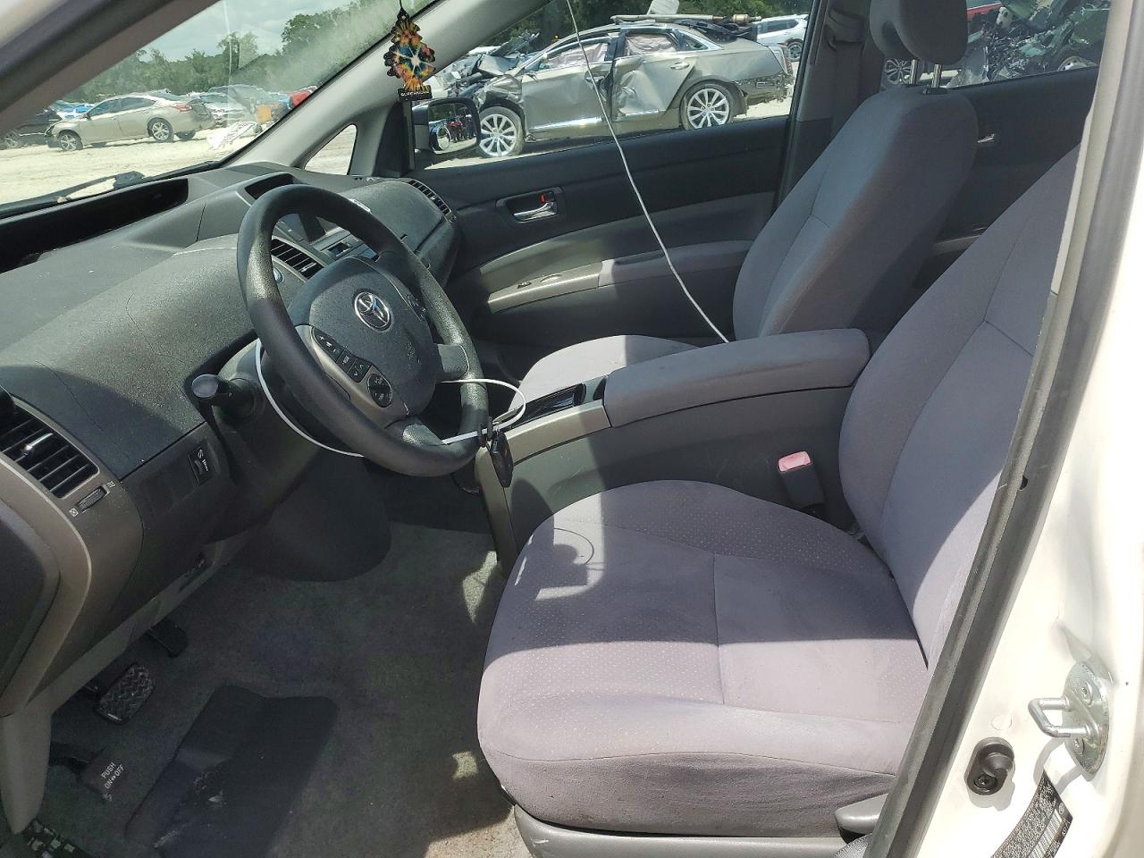 2007 Toyota Prius Base White vin: JTDKB20U877636426