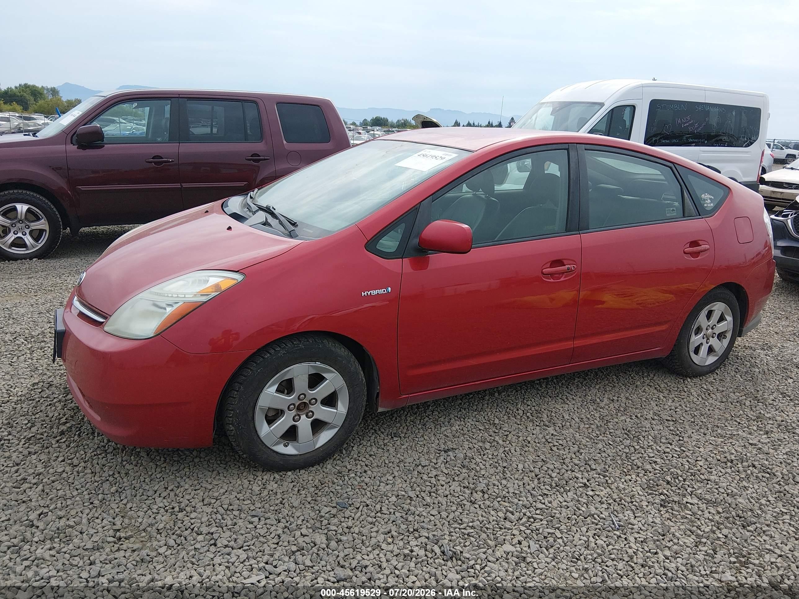 2008 Toyota Prius   Red vin: JTDKB20U883407091