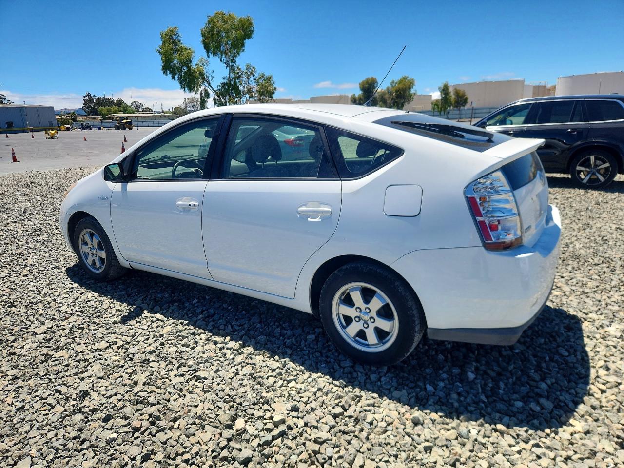 2008 Toyota Prius Base White vin: JTDKB20U887733207