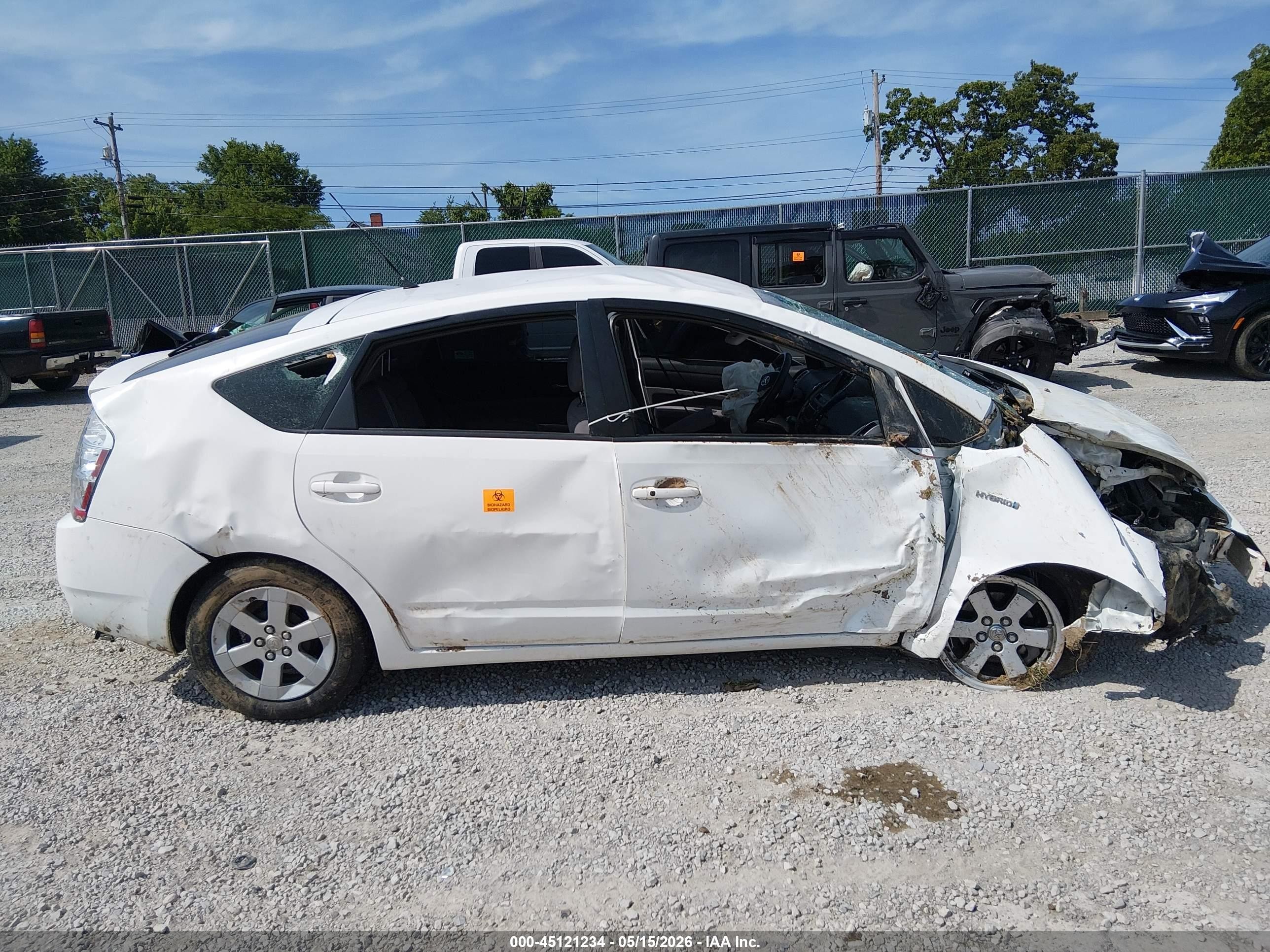 2008 Toyota Prius   White vin: JTDKB20U887785744