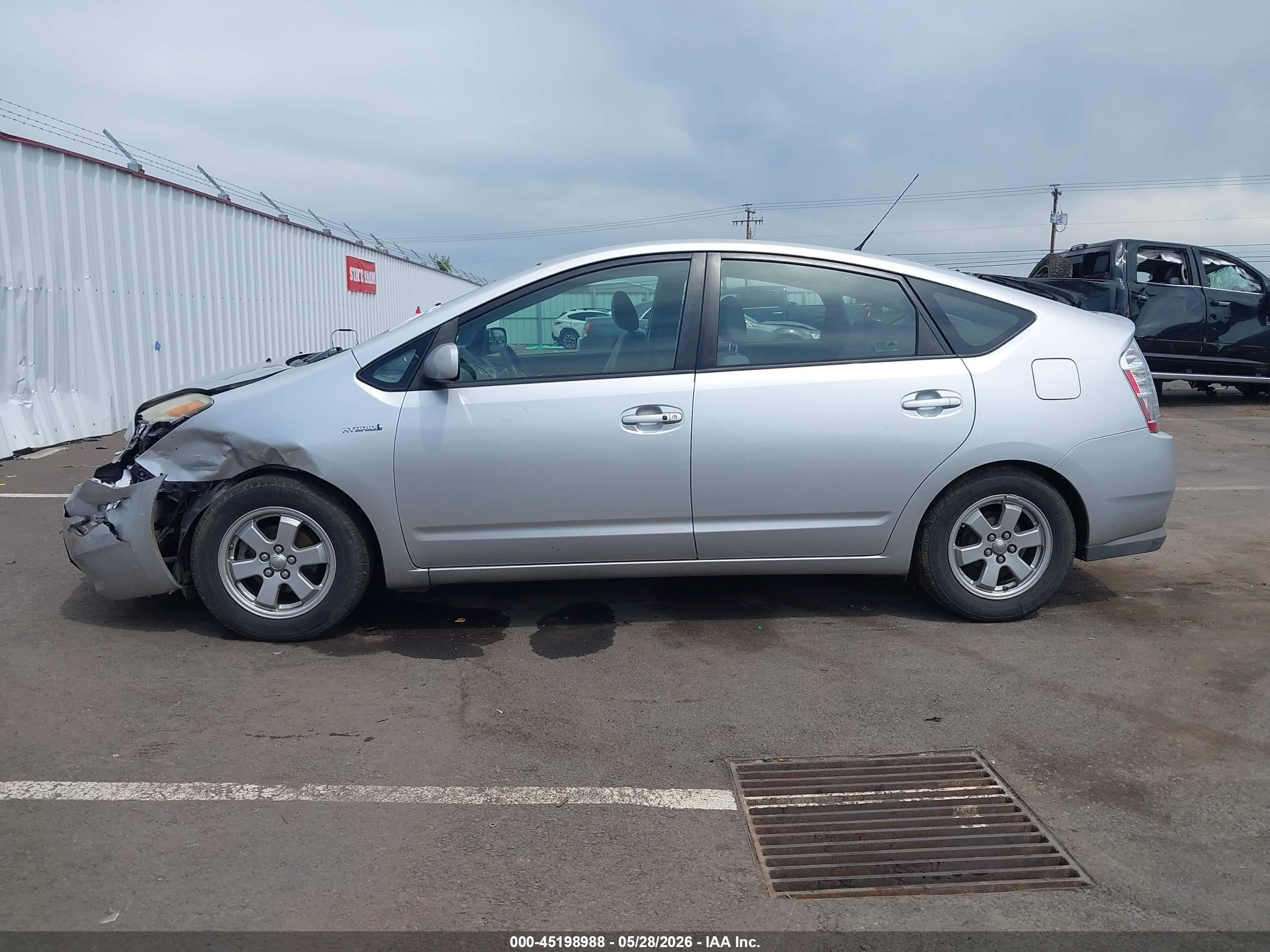 2008 Toyota Prius   Silver vin: JTDKB20U887796579