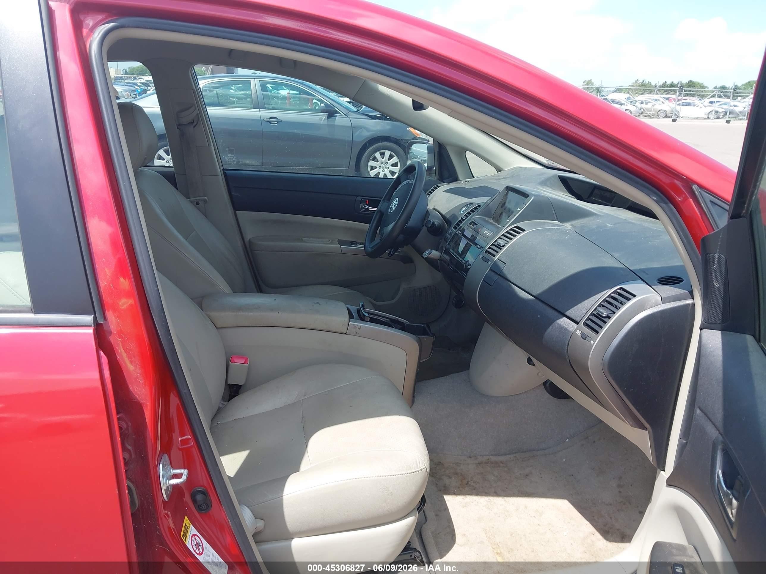2008 Toyota Prius   Red vin: JTDKB20U887812053