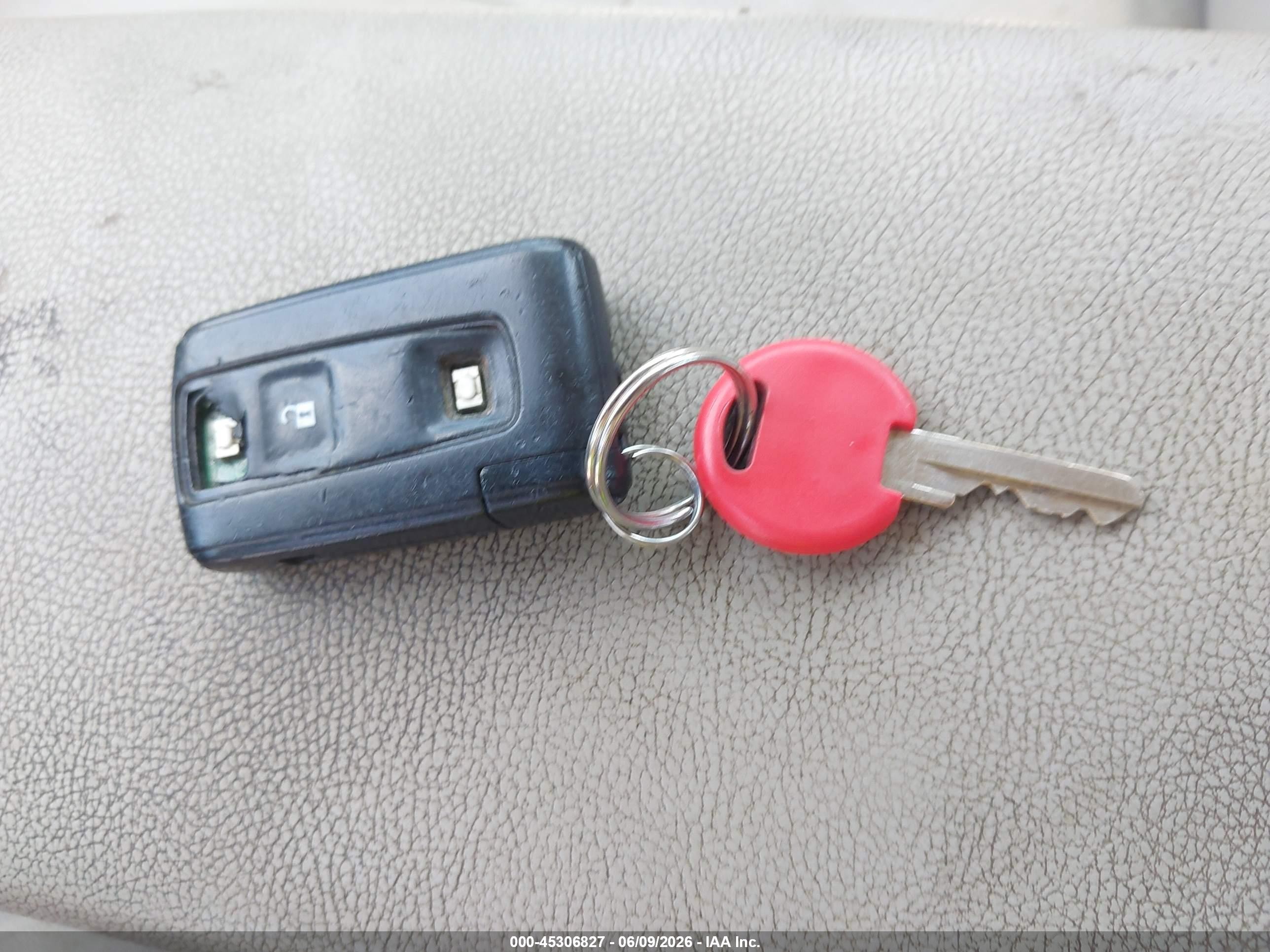 2008 Toyota Prius   Red vin: JTDKB20U887812053