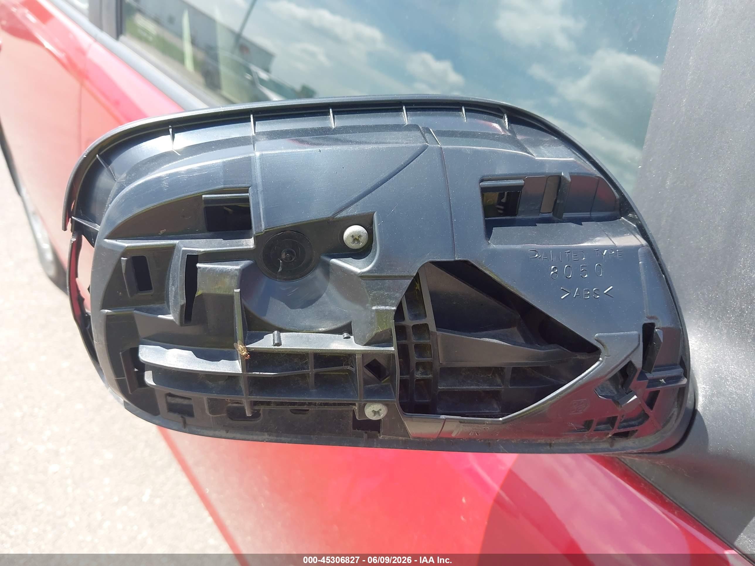 2008 Toyota Prius   Red vin: JTDKB20U887812053