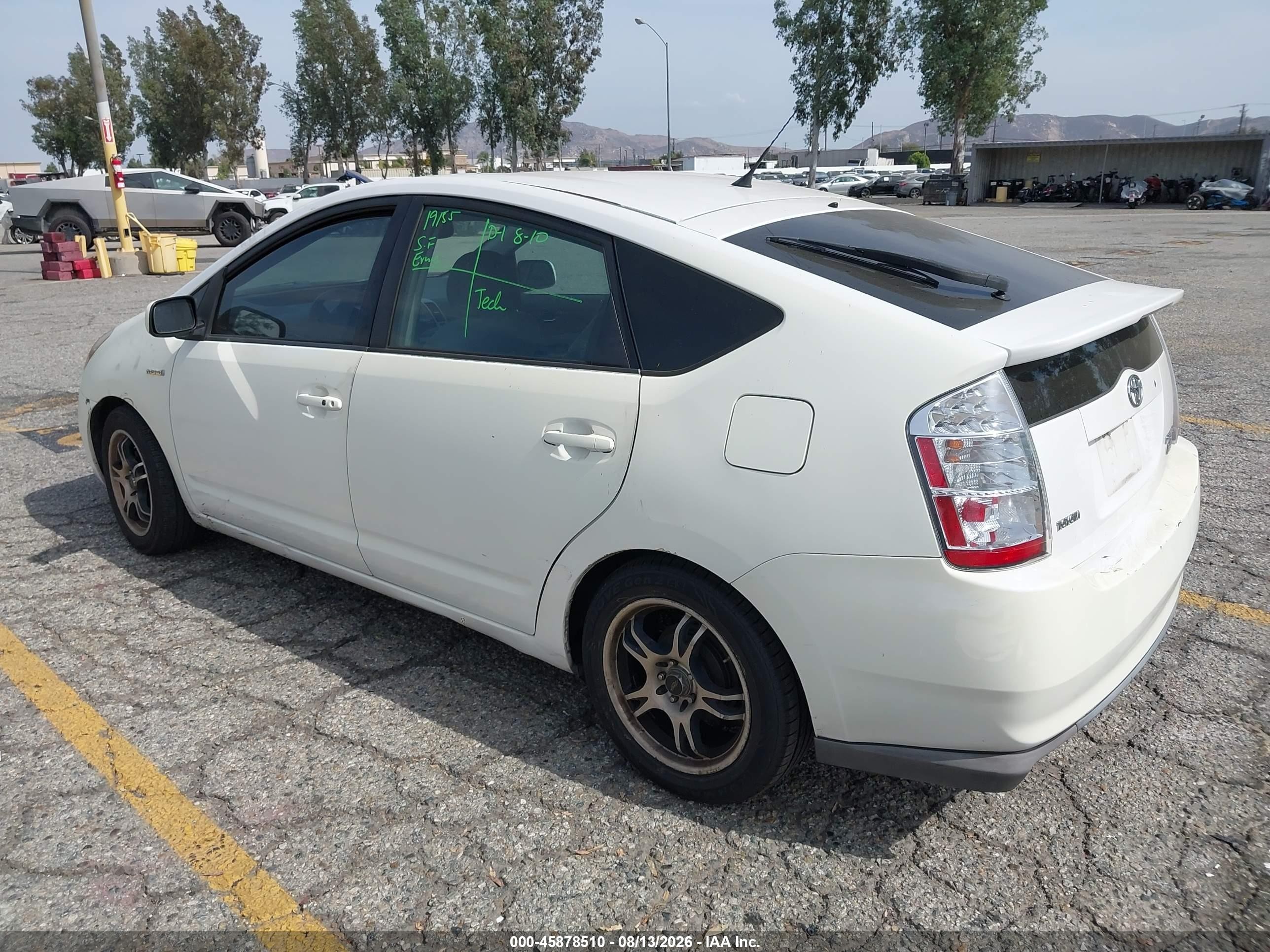 2009 Toyota Prius Touring White vin: JTDKB20U893503630
