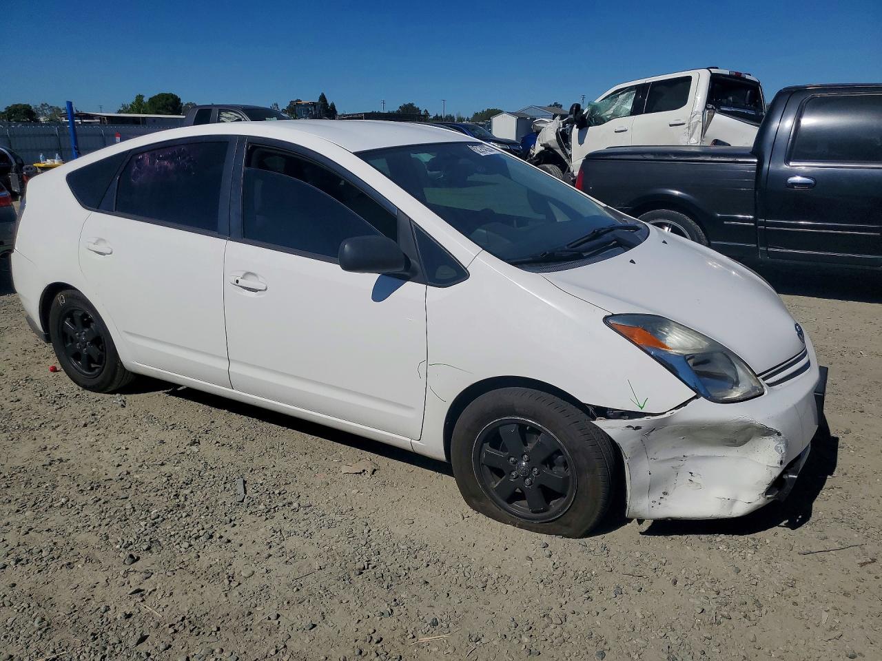 2004 Toyota Prius Base White vin: JTDKB20U940005477