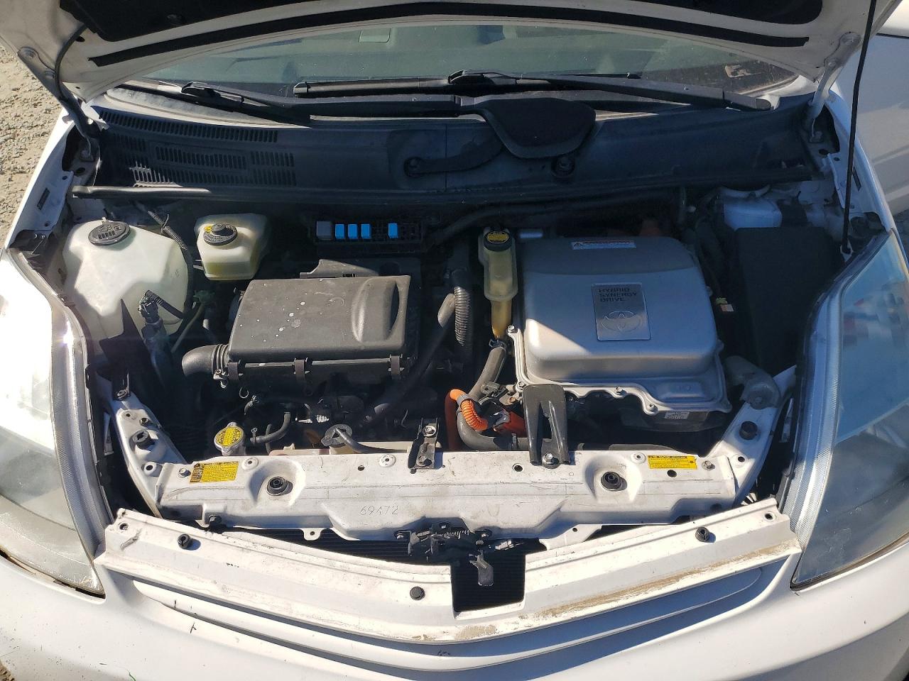 2004 Toyota Prius Base White vin: JTDKB20U940005477