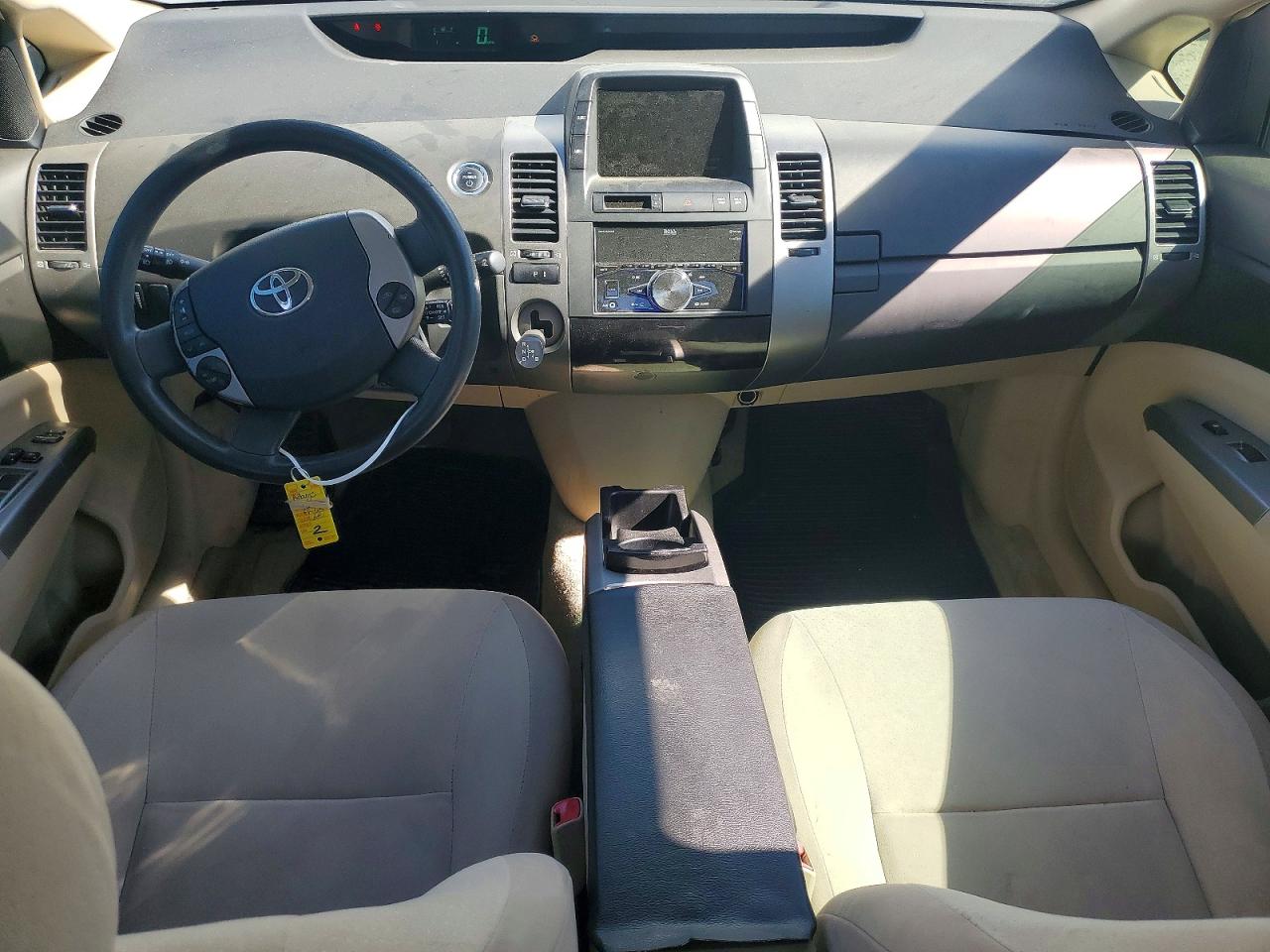 2004 Toyota Prius Base White vin: JTDKB20U940005477
