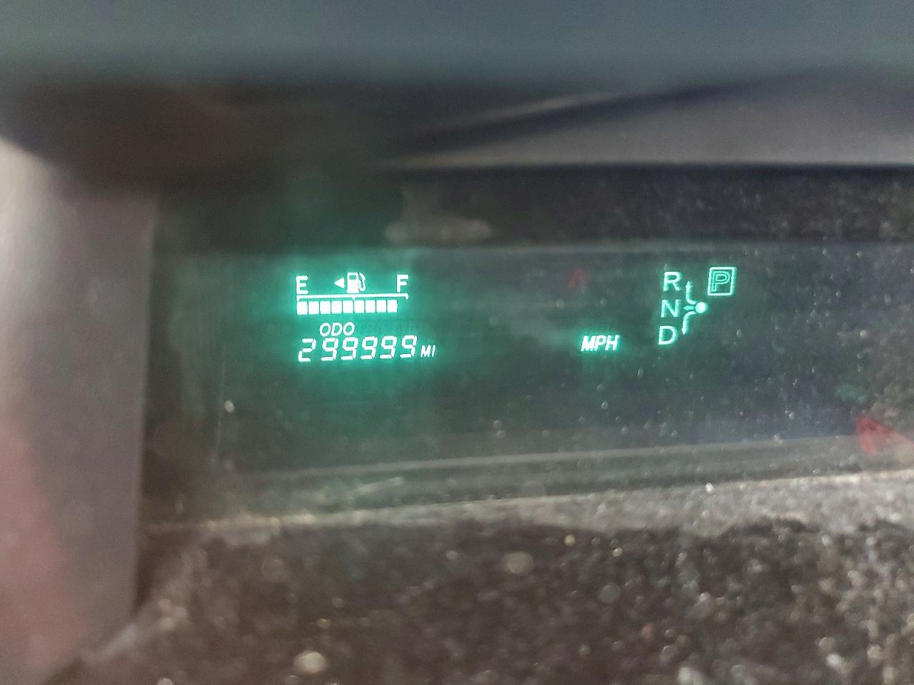 2004 Toyota Prius Base Серебряный vin: JTDKB20U940024918