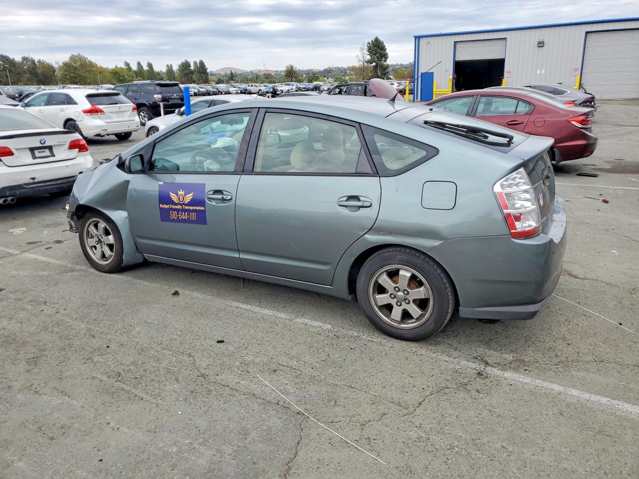 2004 Toyota Prius Base Серебряный vin: JTDKB20U940024918