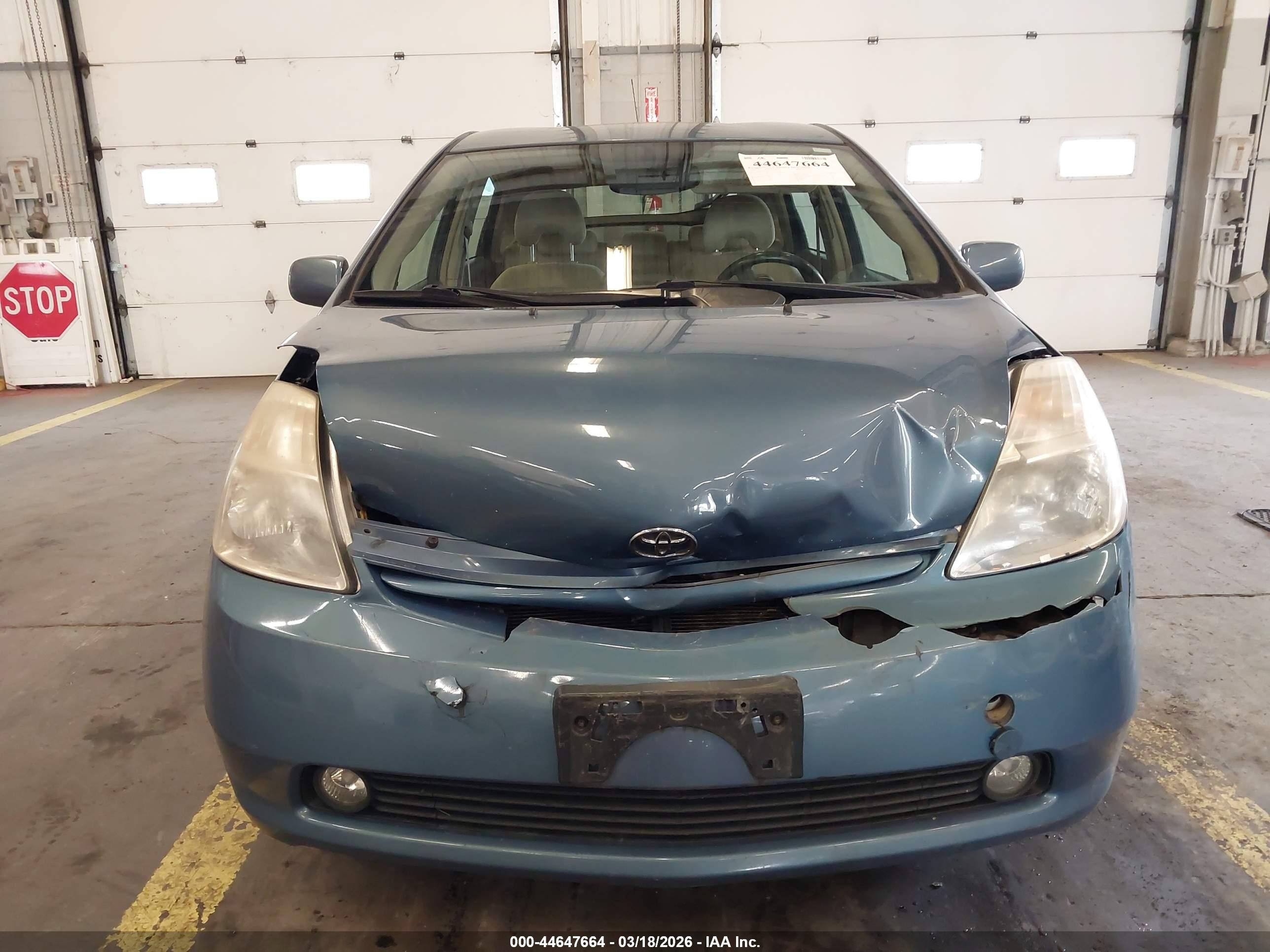 2005 Toyota Prius   Blue vin: JTDKB20U950117360