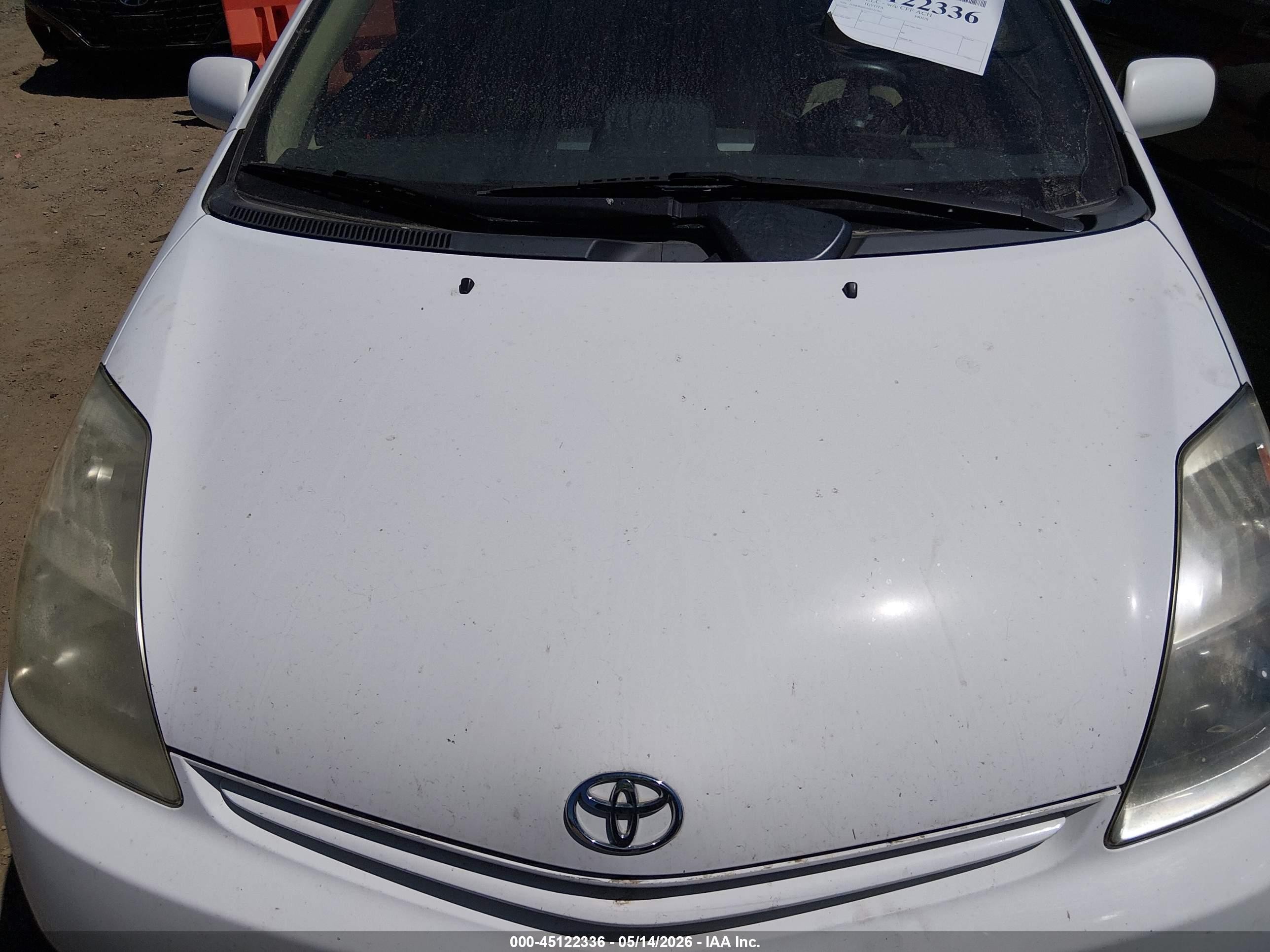 2005 Toyota Prius   White vin: JTDKB20U950122705