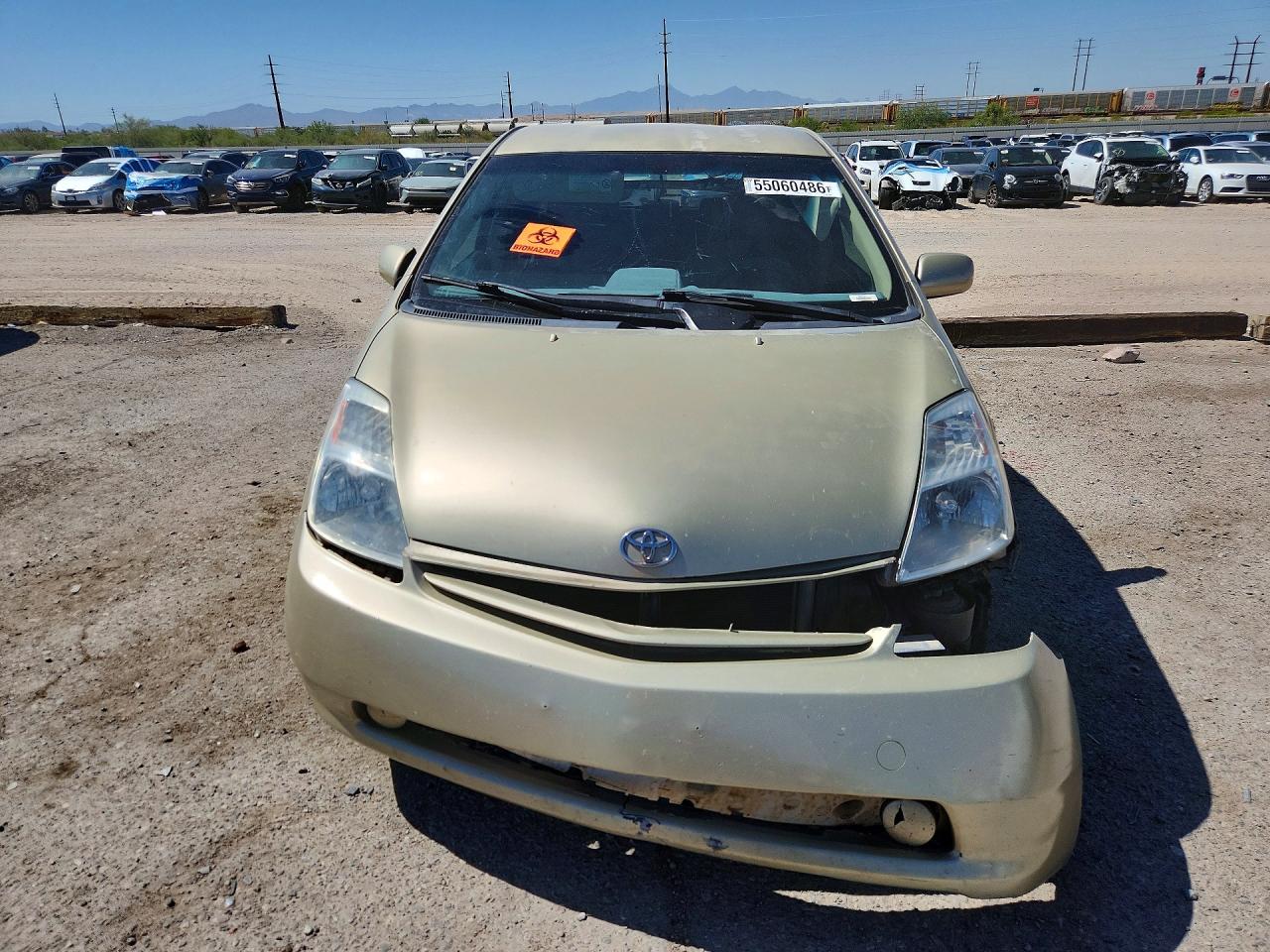 2005 Toyota Prius Base Tan vin: JTDKB20U950128391