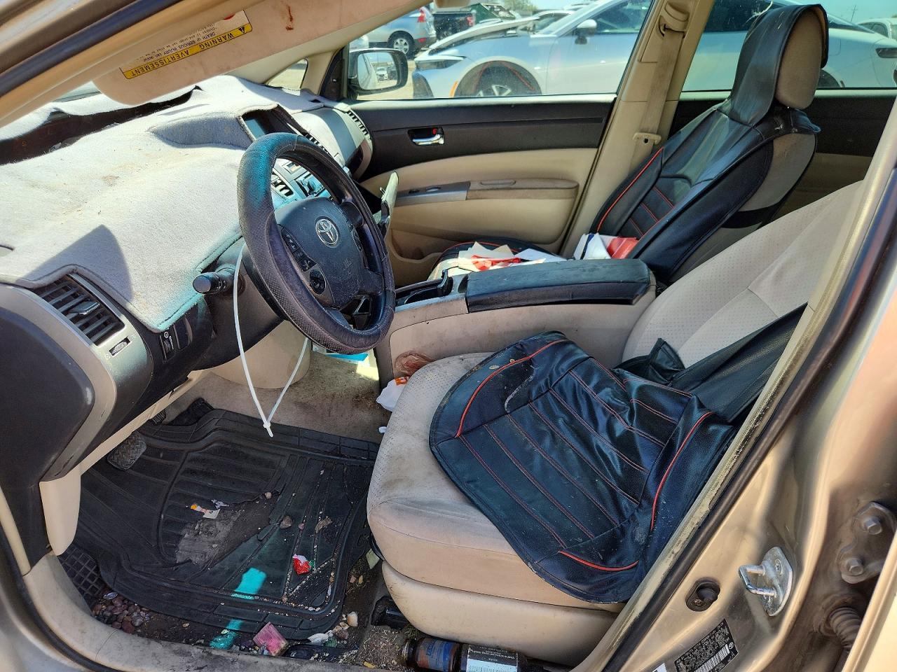2005 Toyota Prius Base Tan vin: JTDKB20U950128391