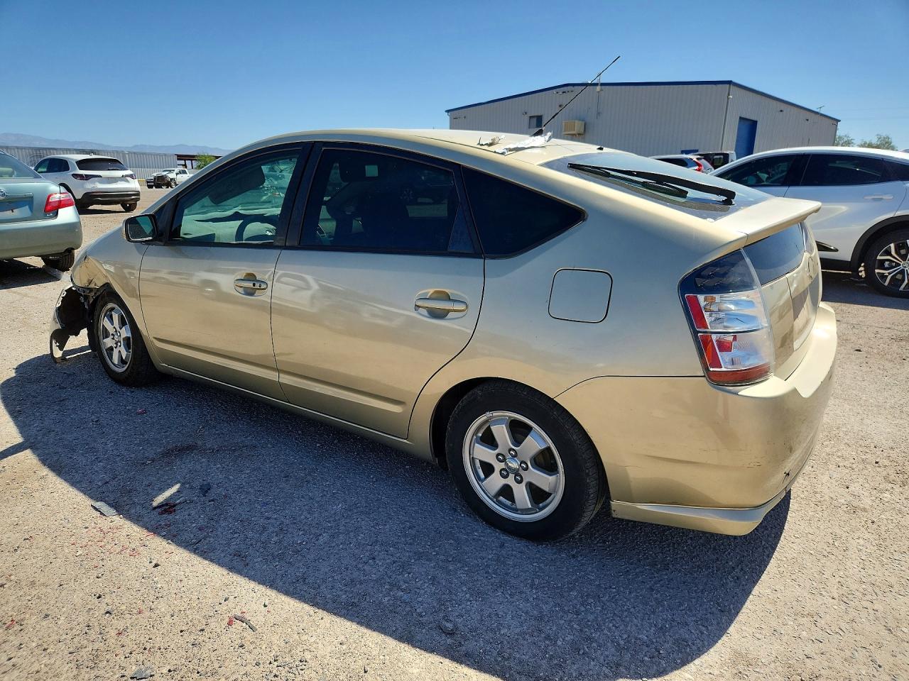 2005 Toyota Prius Base Tan vin: JTDKB20U950128391